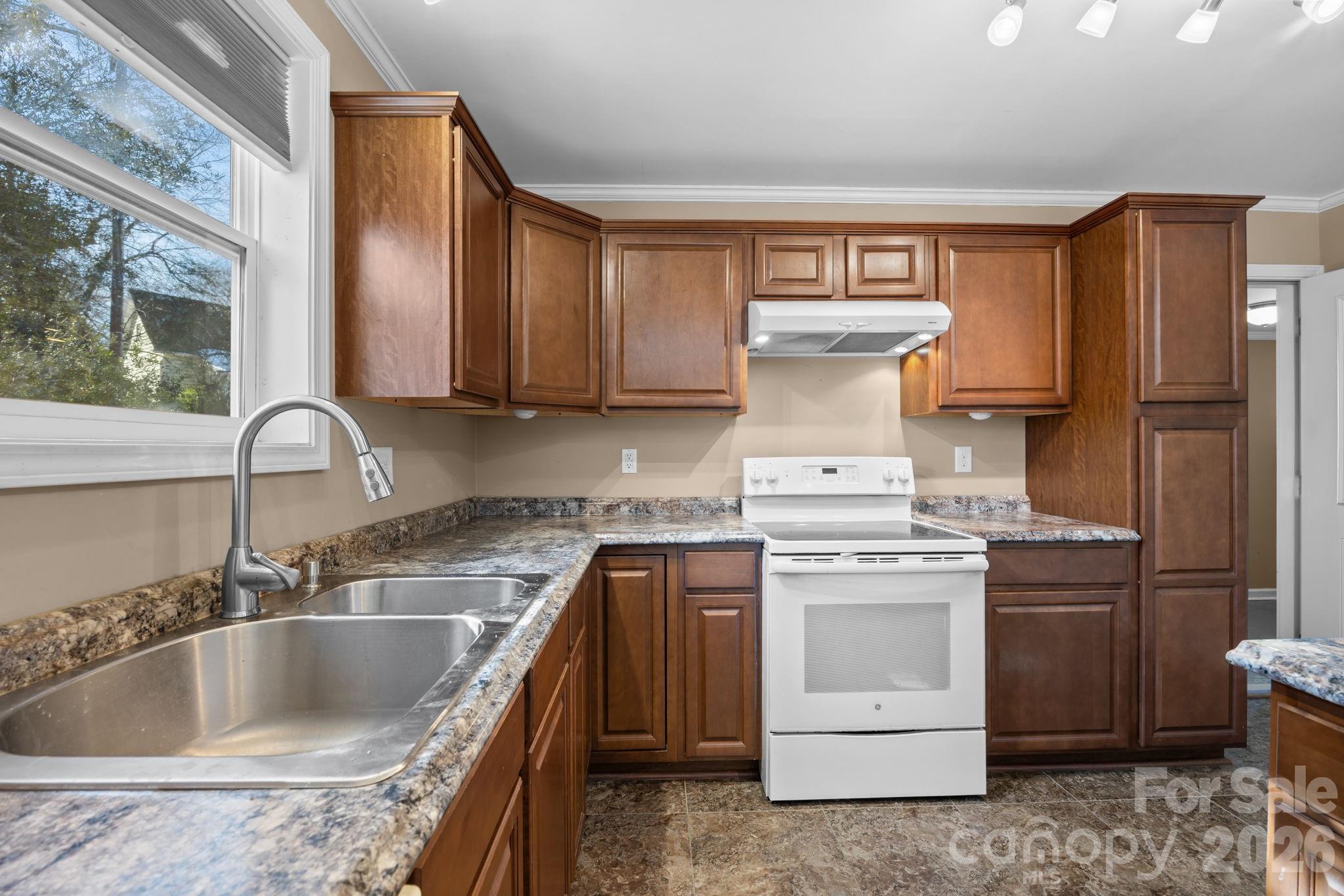 708 Old Charlotte Road SW