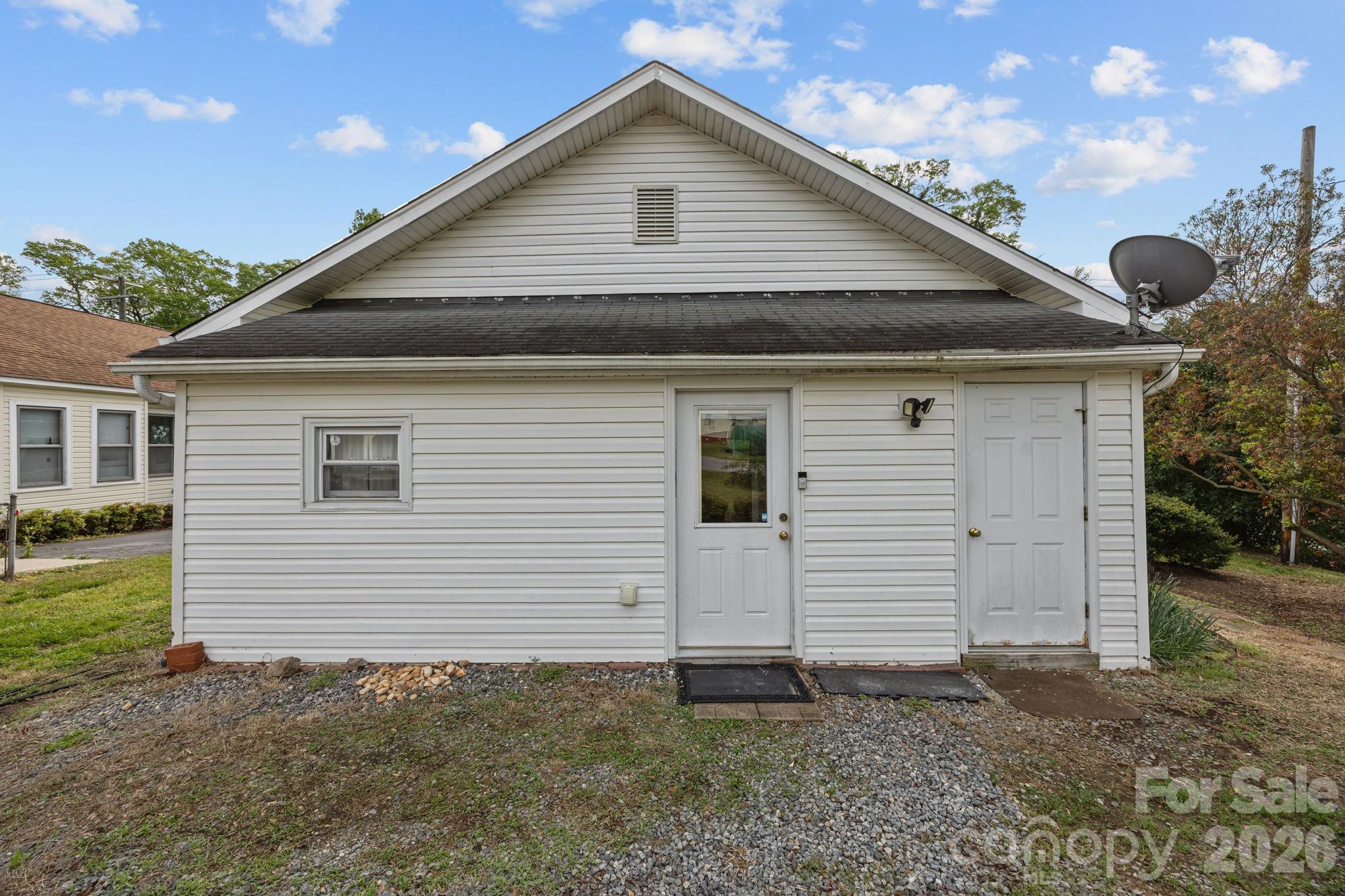 708 Old Charlotte Road SW