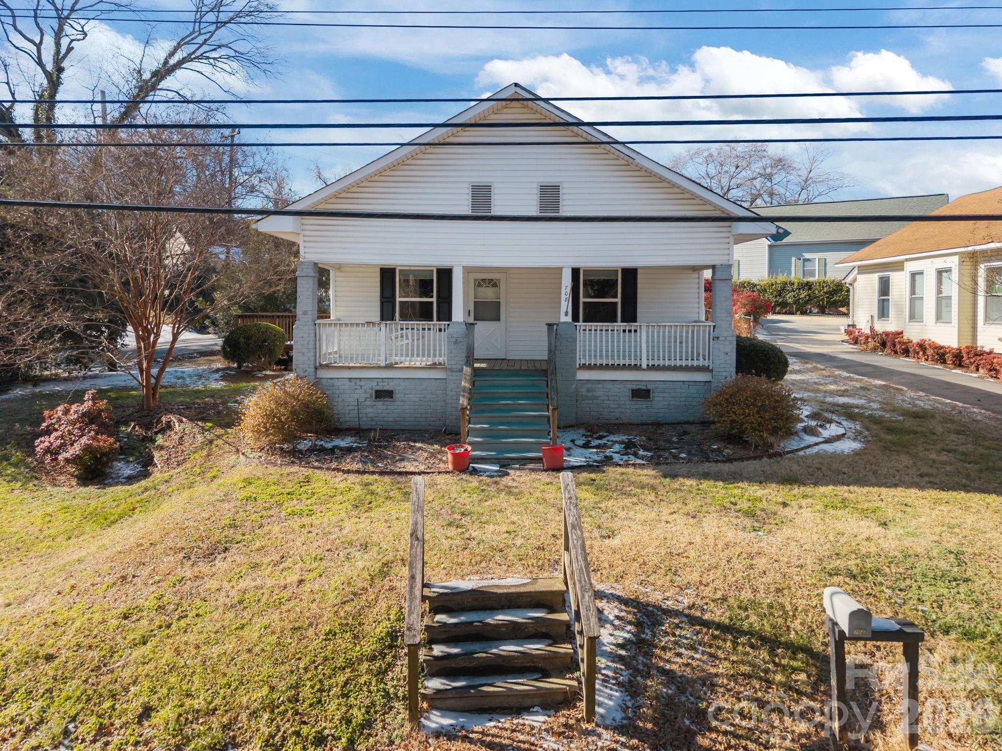 708 Old Charlotte Road SW