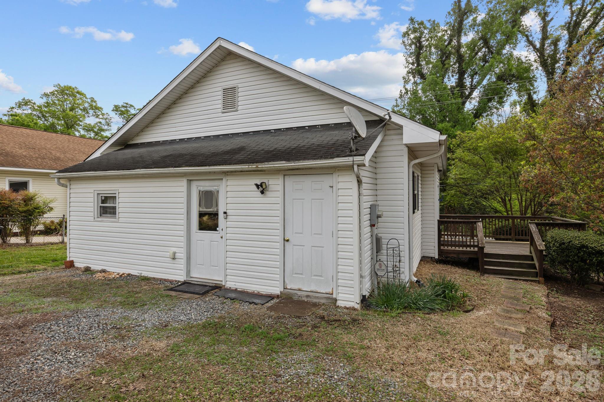 708 Old Charlotte Road SW