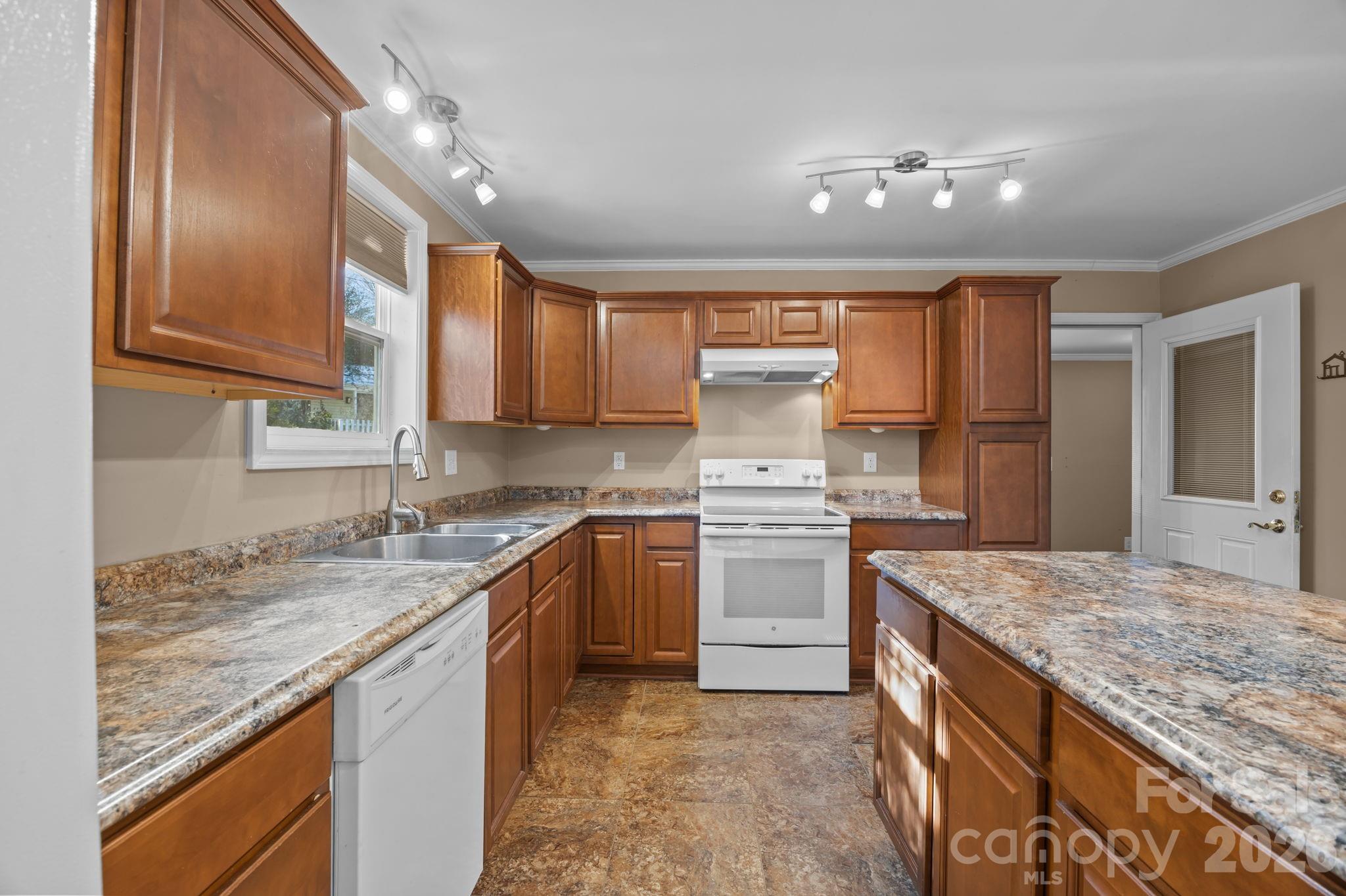 708 Old Charlotte Road SW