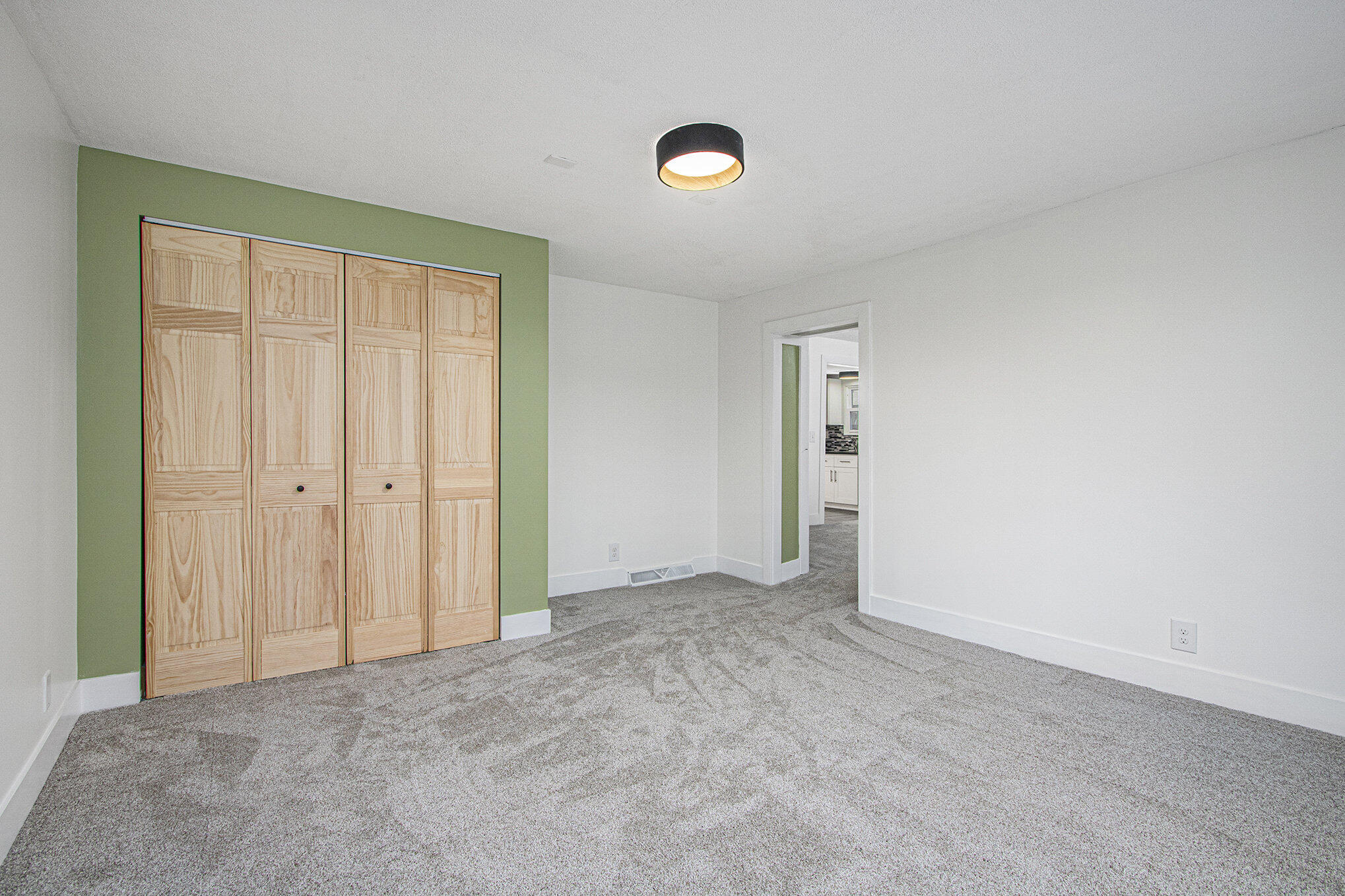 223 S Pleasant Street