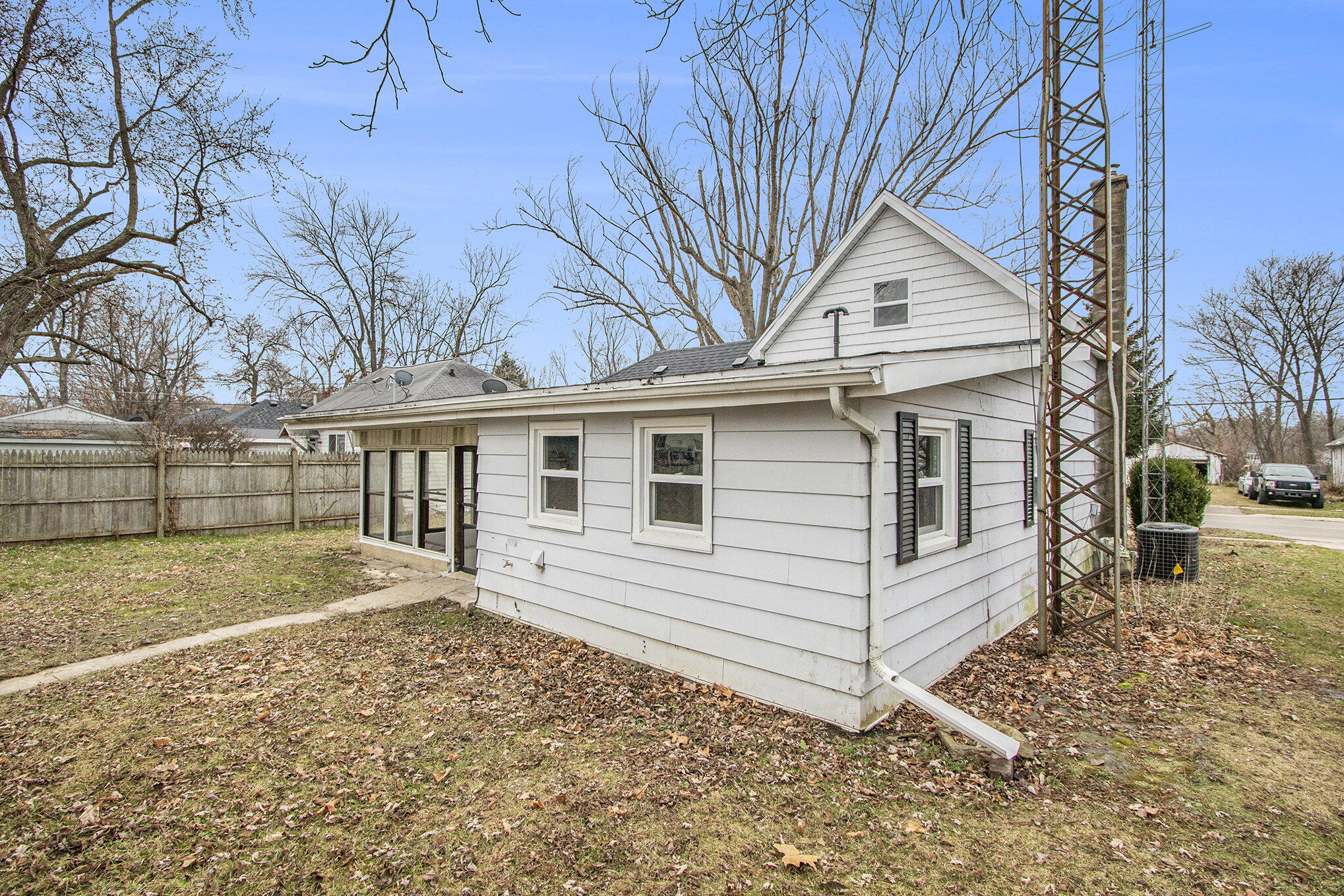 223 S Pleasant Street