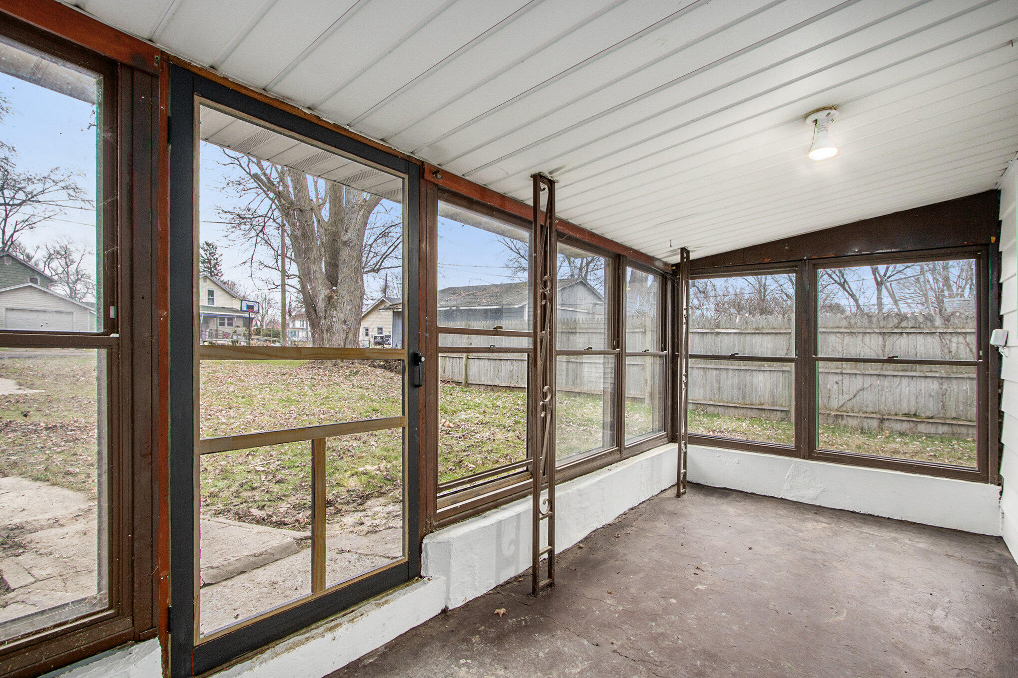 223 S Pleasant Street