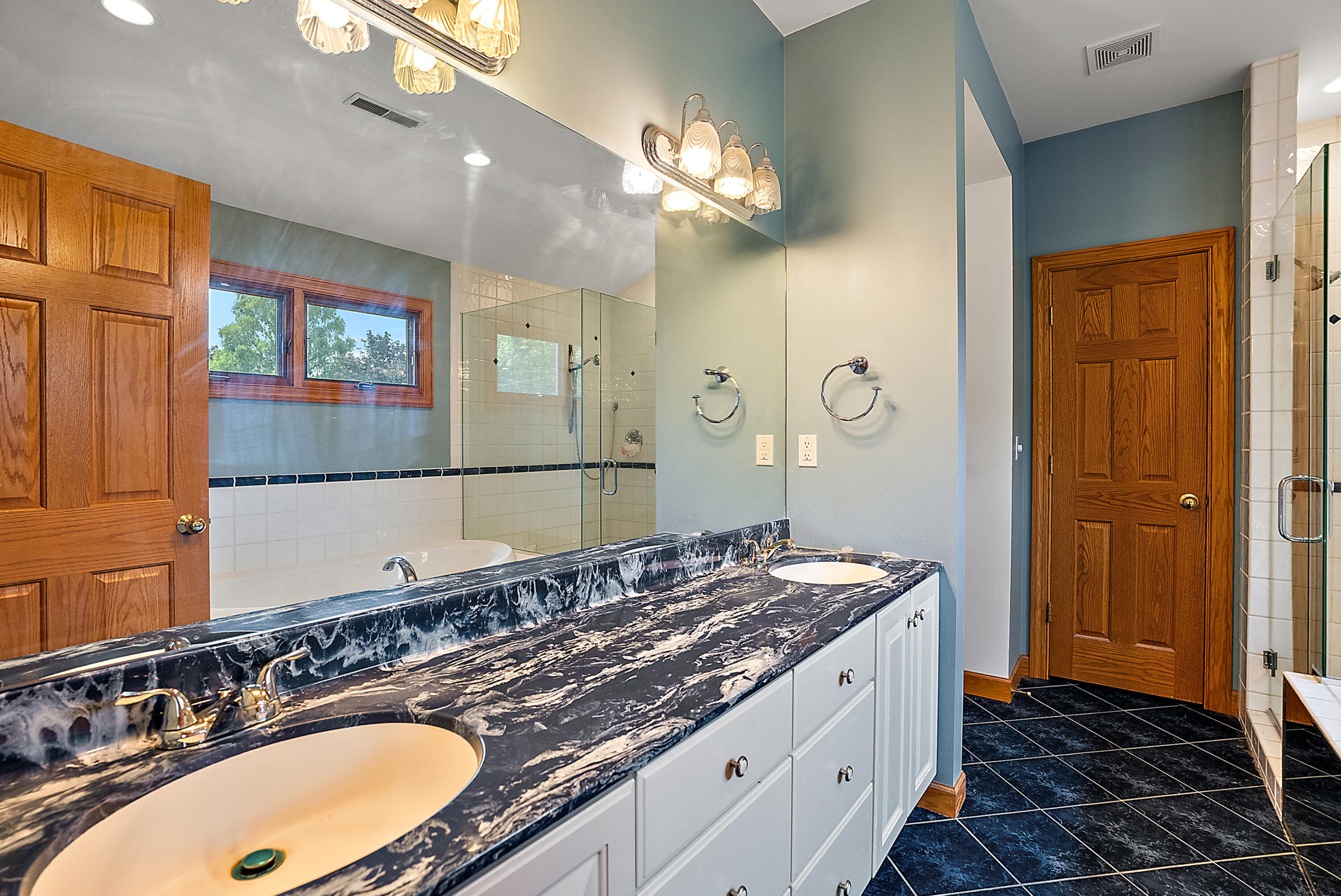 2222 W John Beers Road