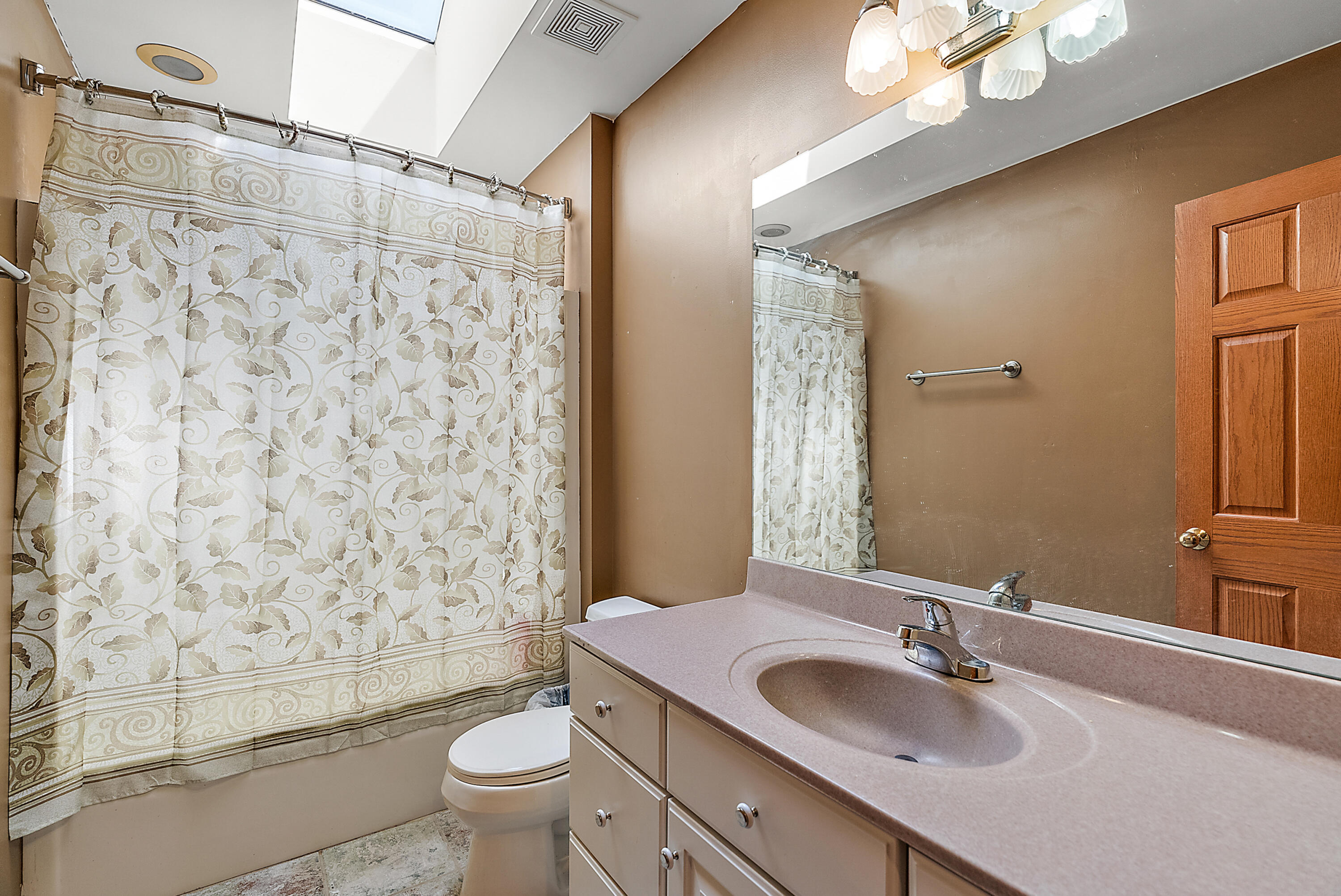 2222 W John Beers Road