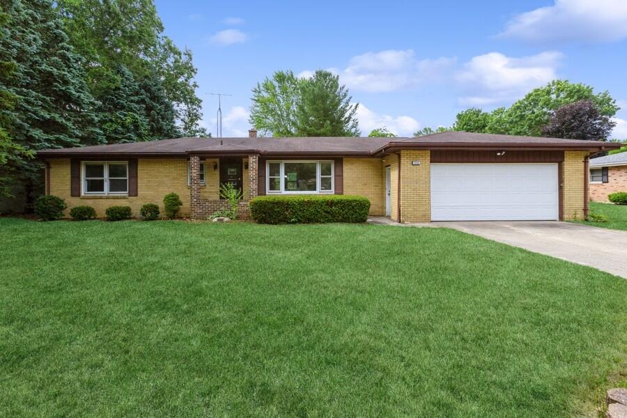 1732 Nash Drive, St. Joseph