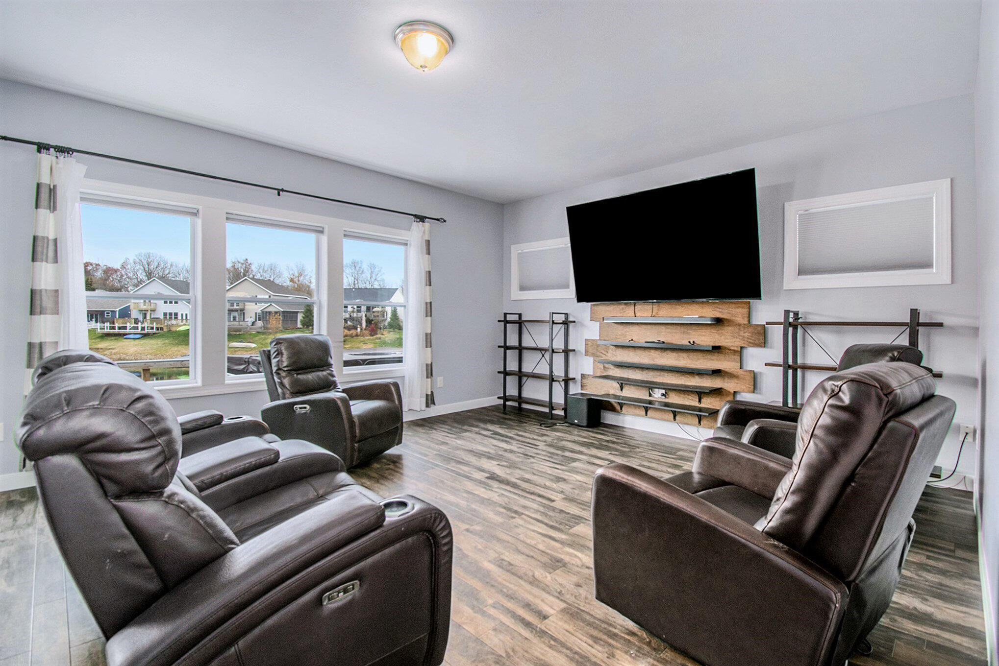 613 Trumpeter Bay Drive