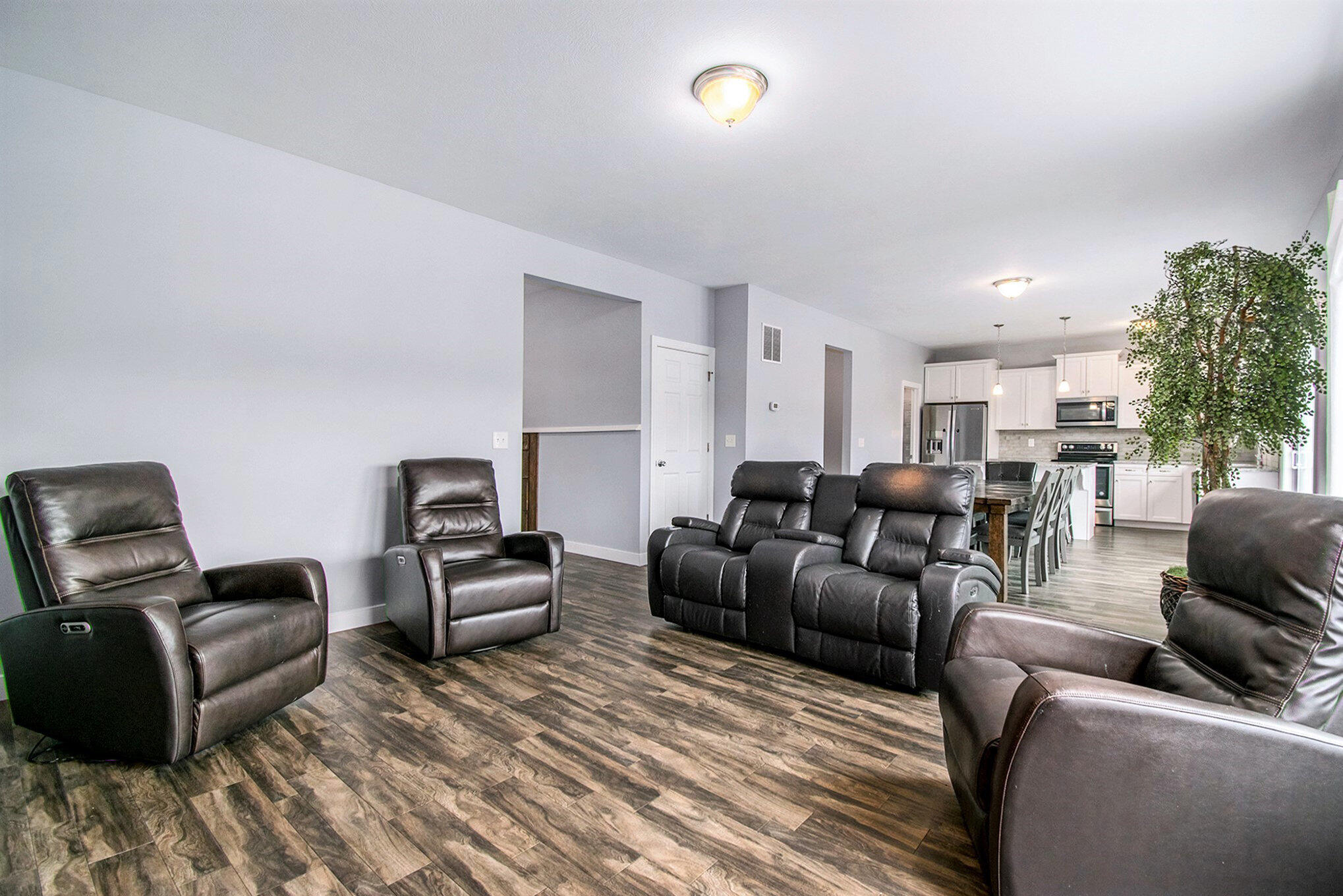 613 Trumpeter Bay Drive