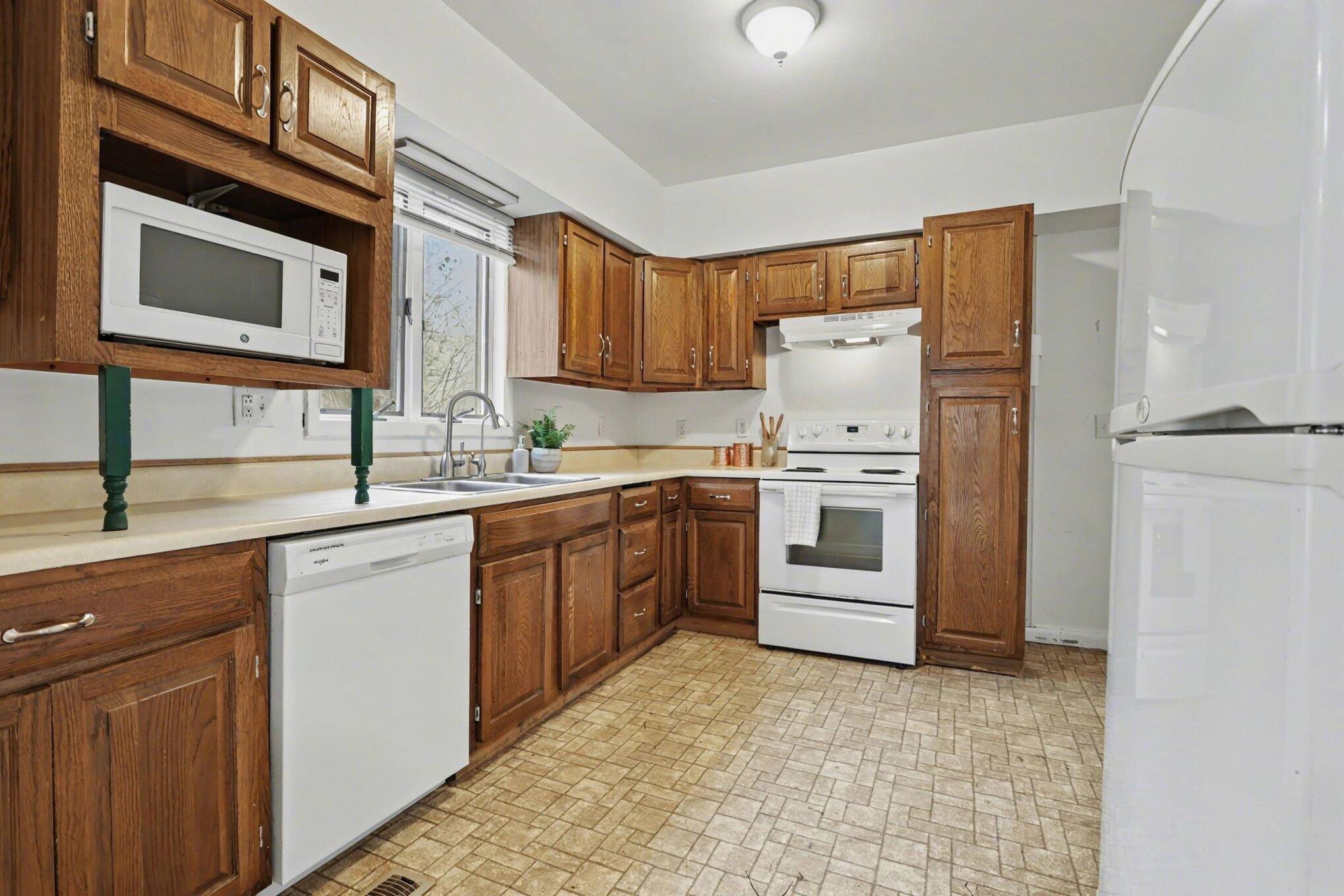 234 W Pleasant Street