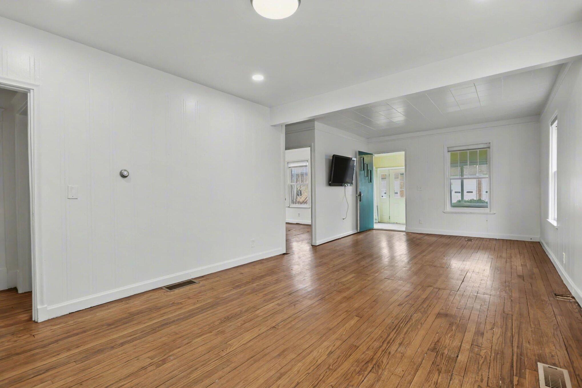 234 W Pleasant Street