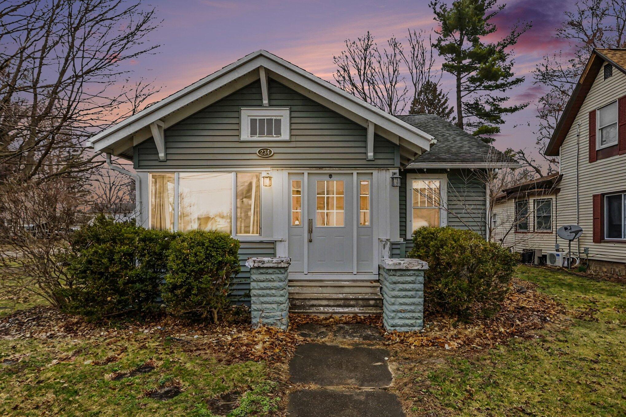 234 W Pleasant Street