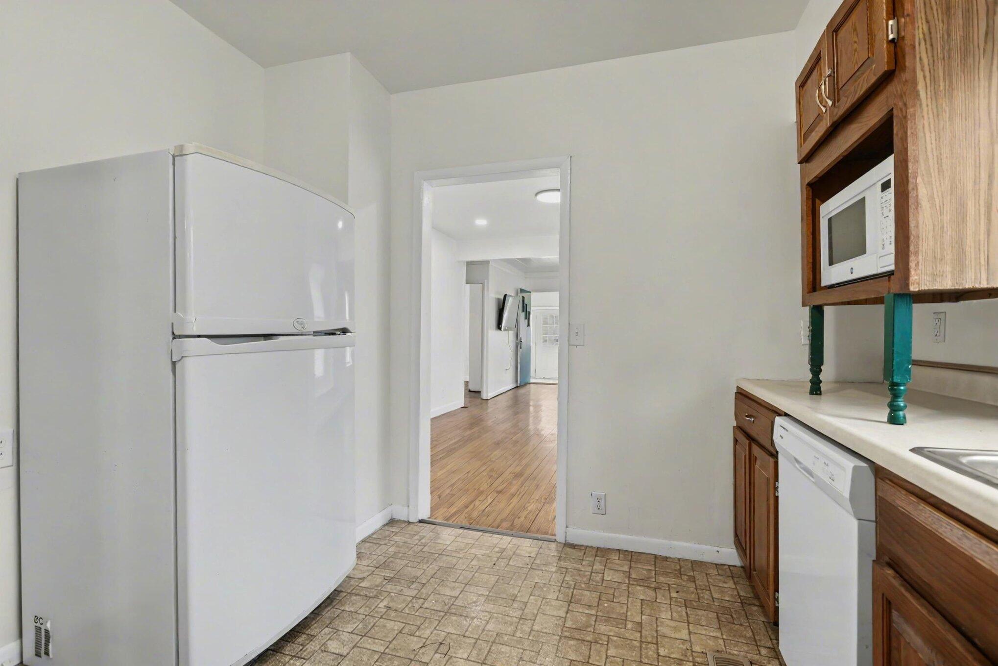 234 W Pleasant Street