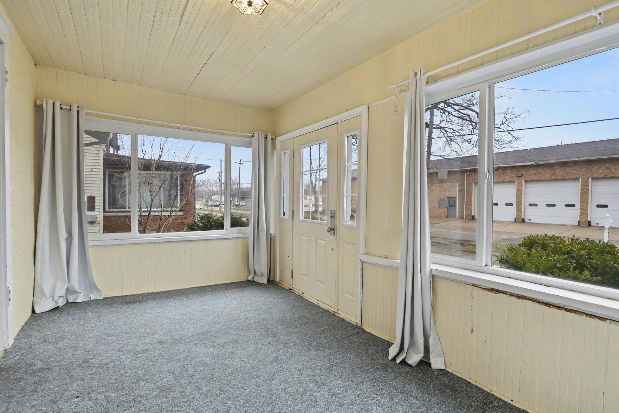 234 W Pleasant Street