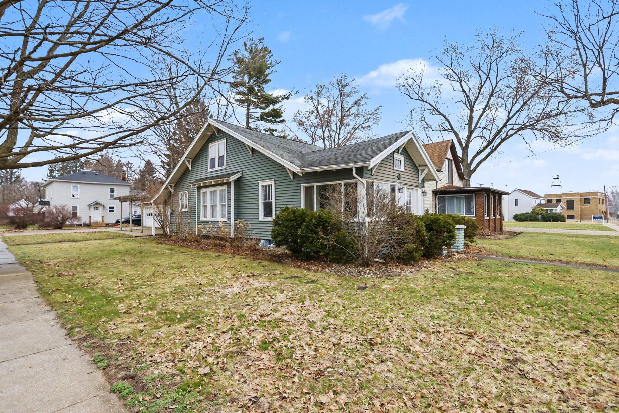 234 W Pleasant Street