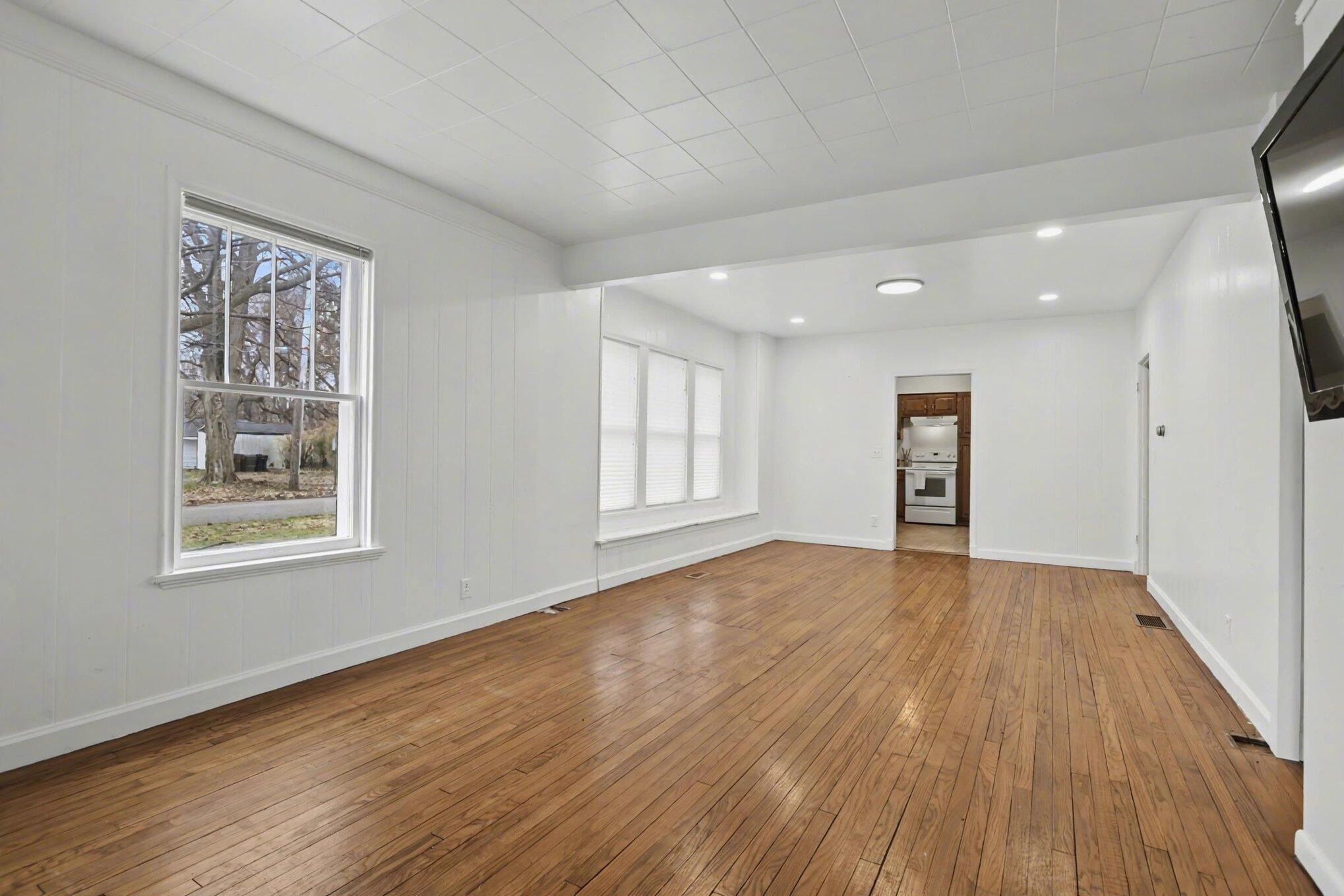 234 W Pleasant Street