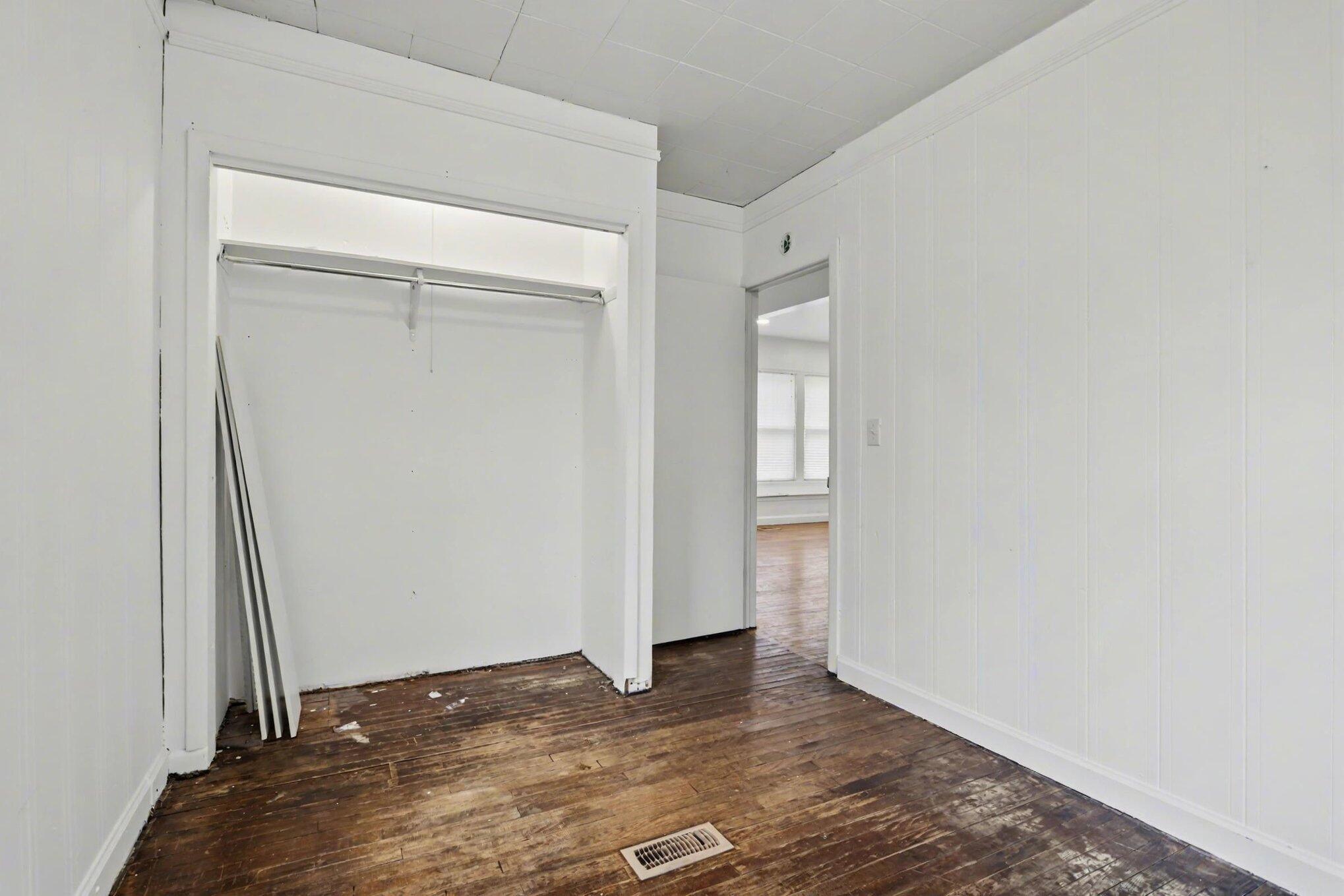 234 W Pleasant Street