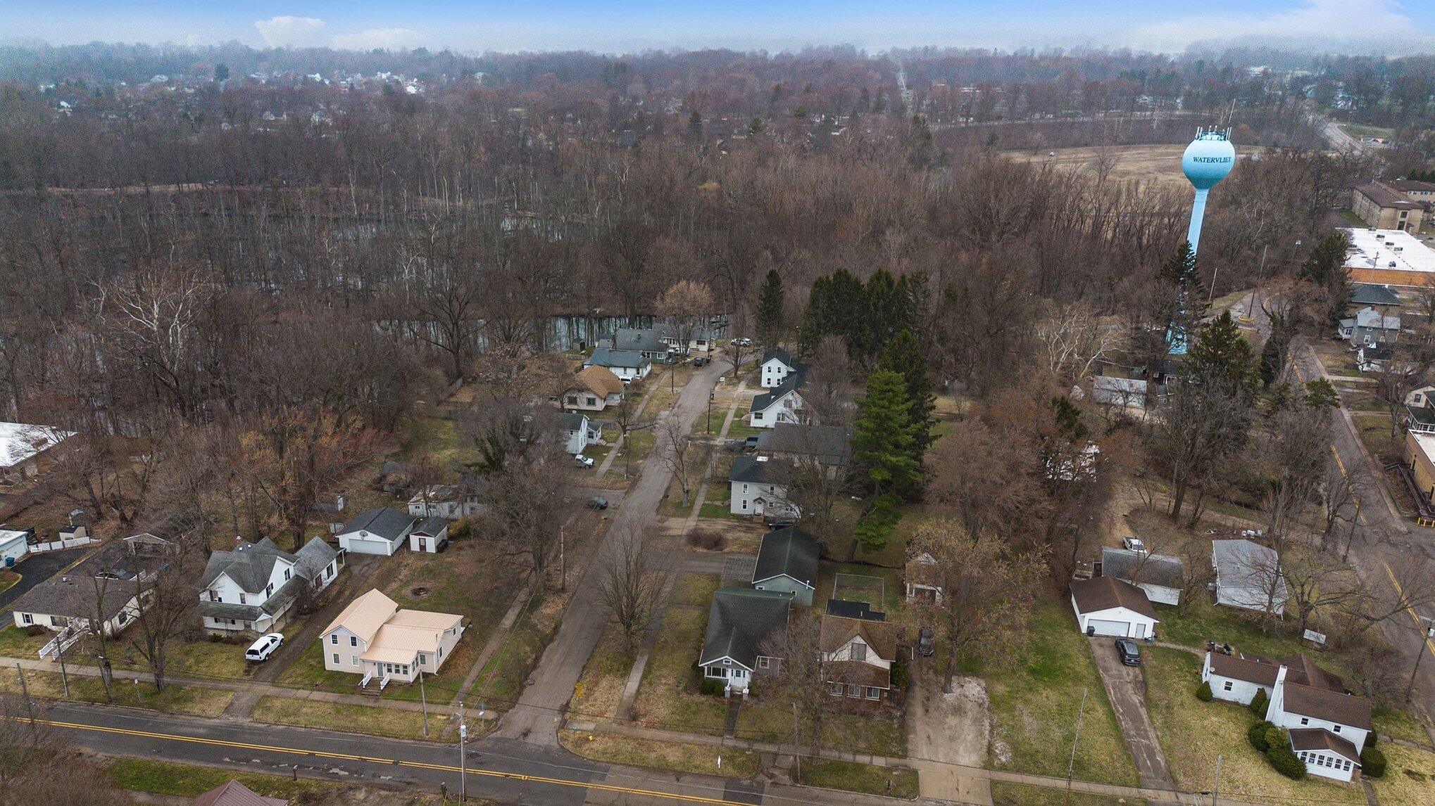 234 W Pleasant Street