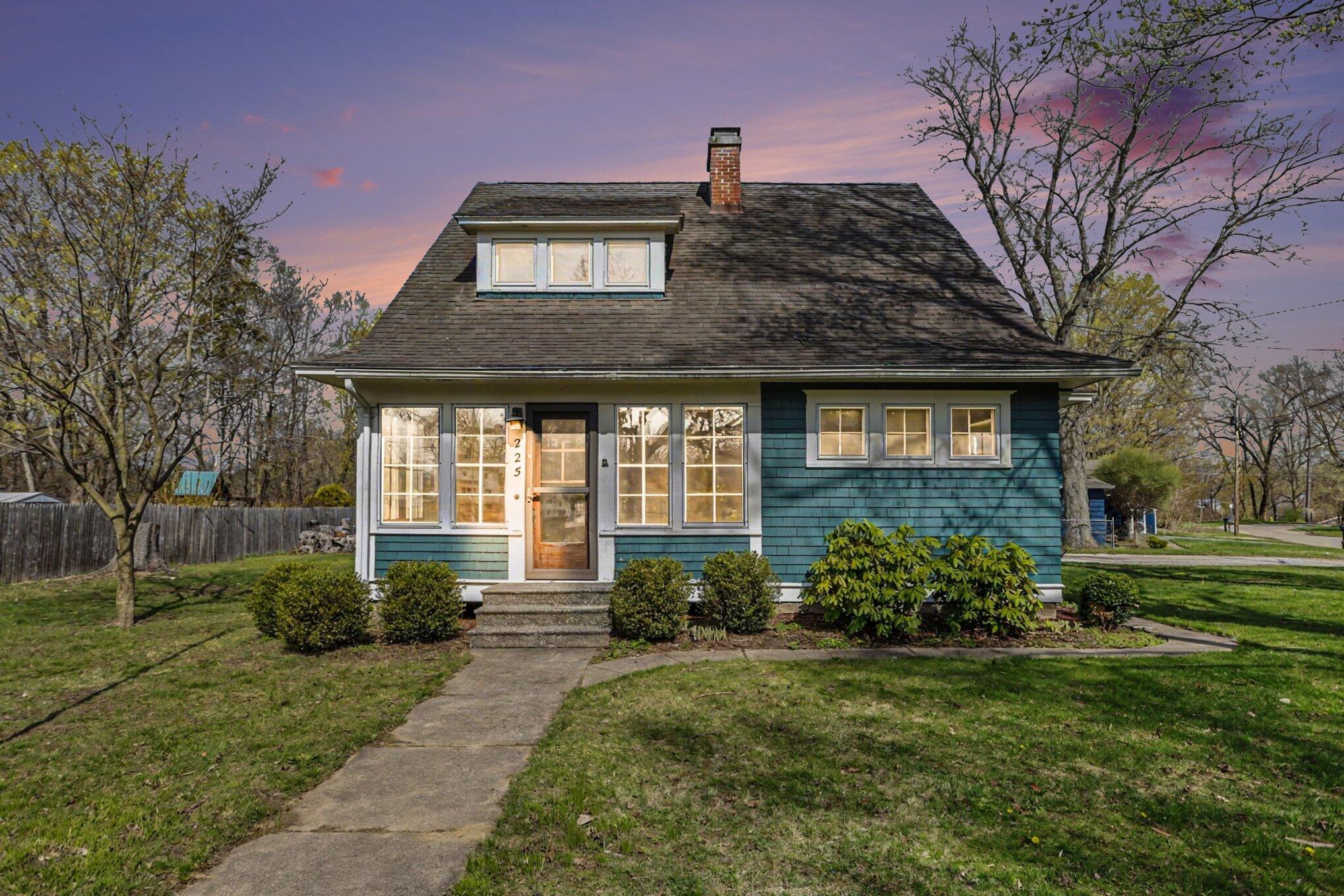 225 Sutherland Avenue