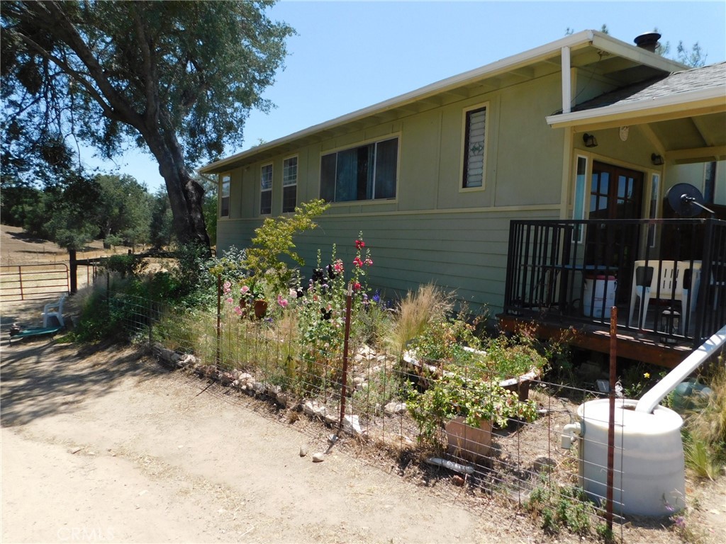 9789 Golden Pond Way