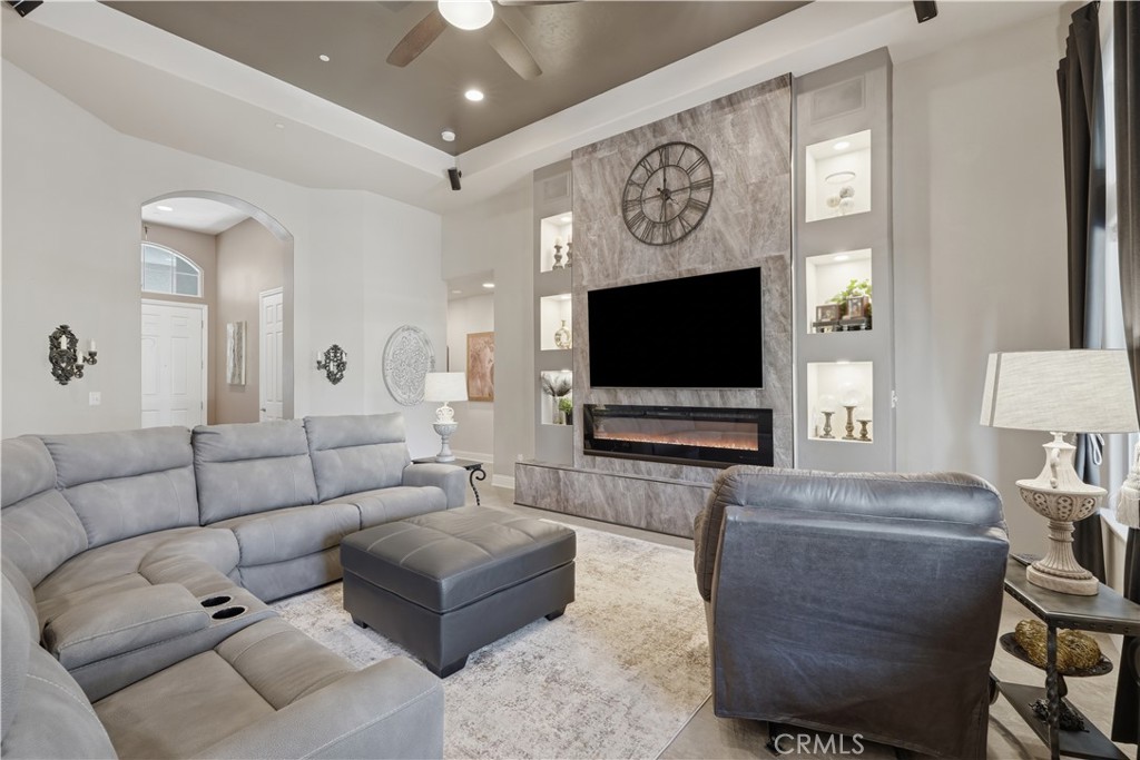 1162 Paradise Loop