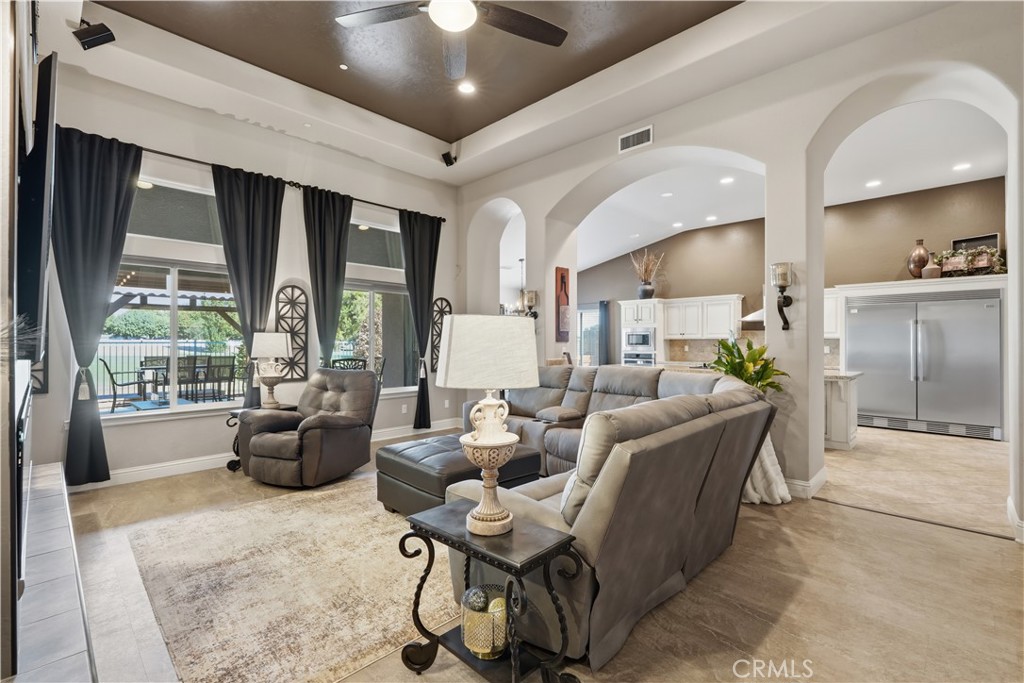 1162 Paradise Loop