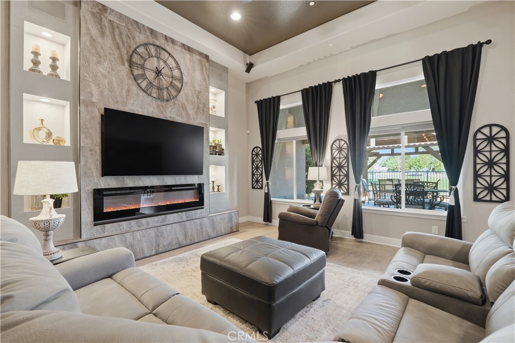 1162 Paradise Loop