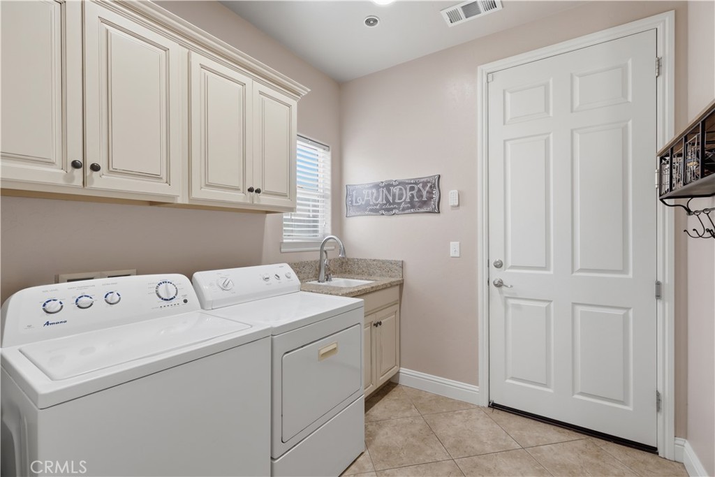 1162 Paradise Loop