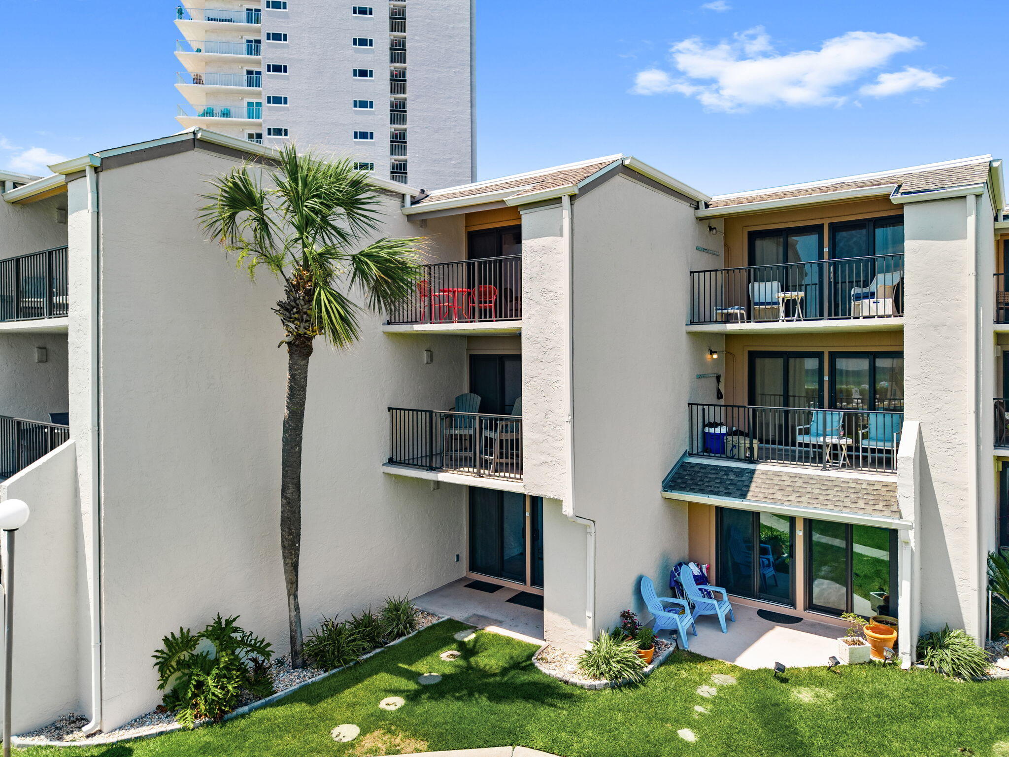 8727 Thomas Drive UNIT E8