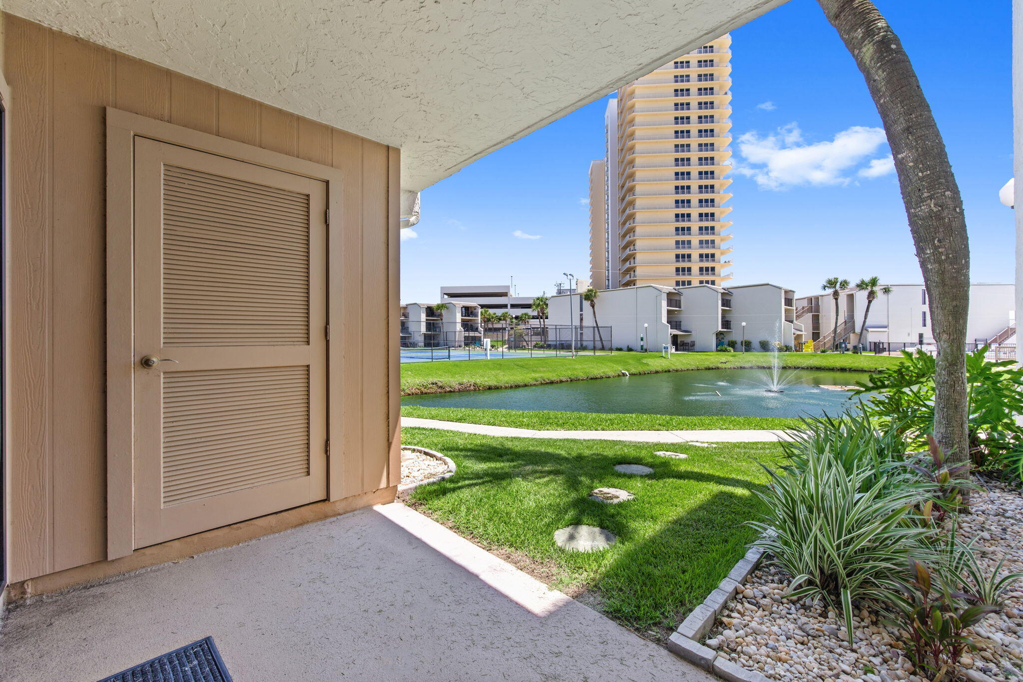 8727 Thomas Drive UNIT E8