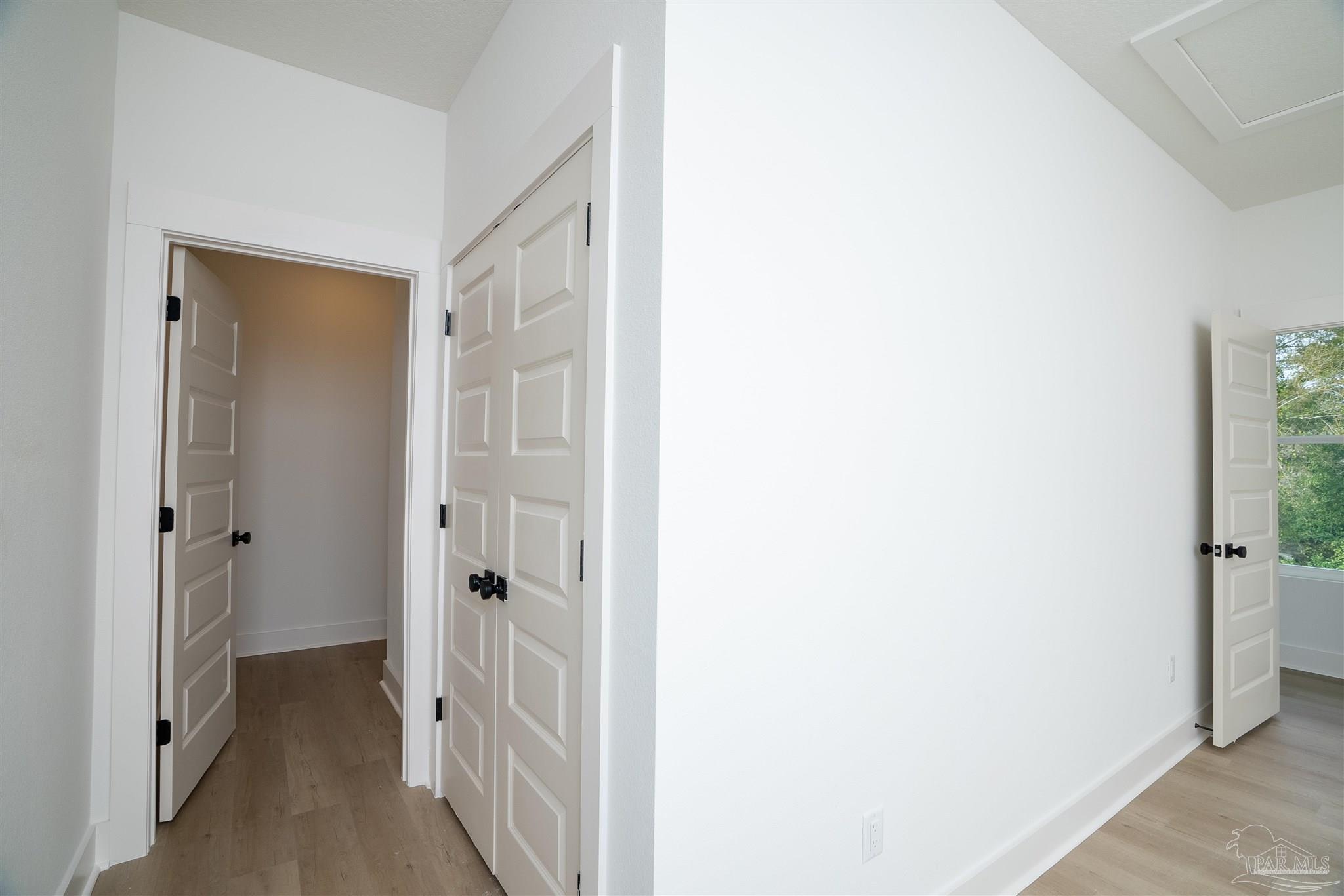 933 W Jackson St