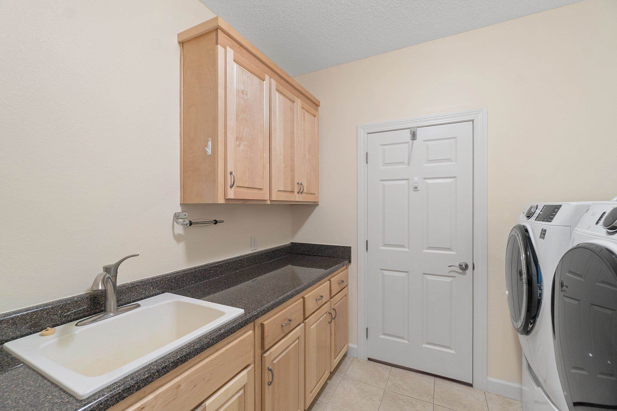 6 Rockwood Rd