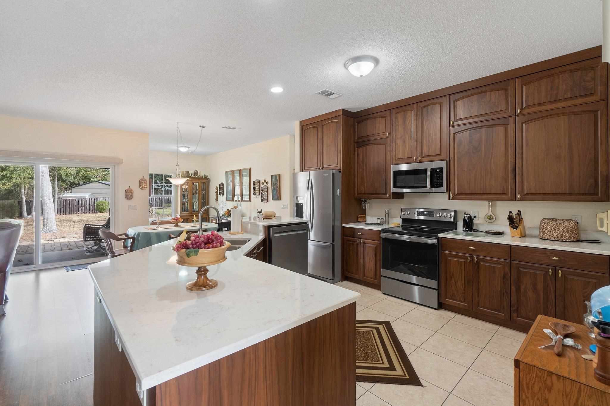 6 Rockwood Rd