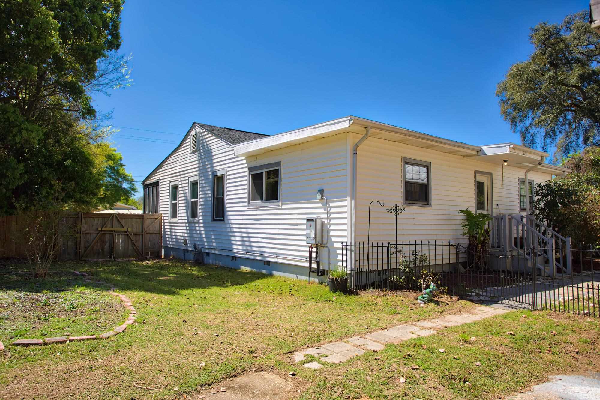 2 Meade Dr