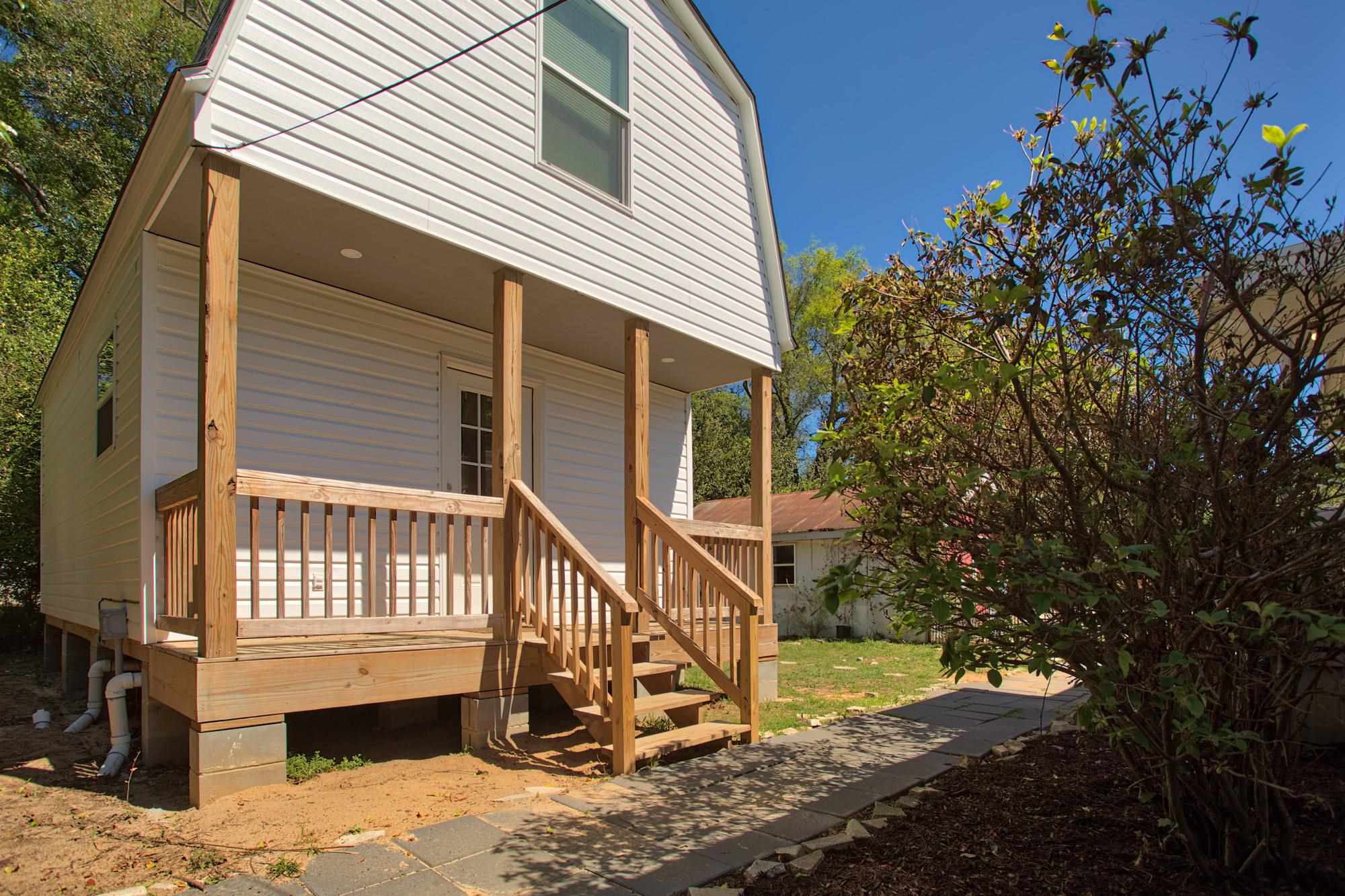 2 Meade Dr