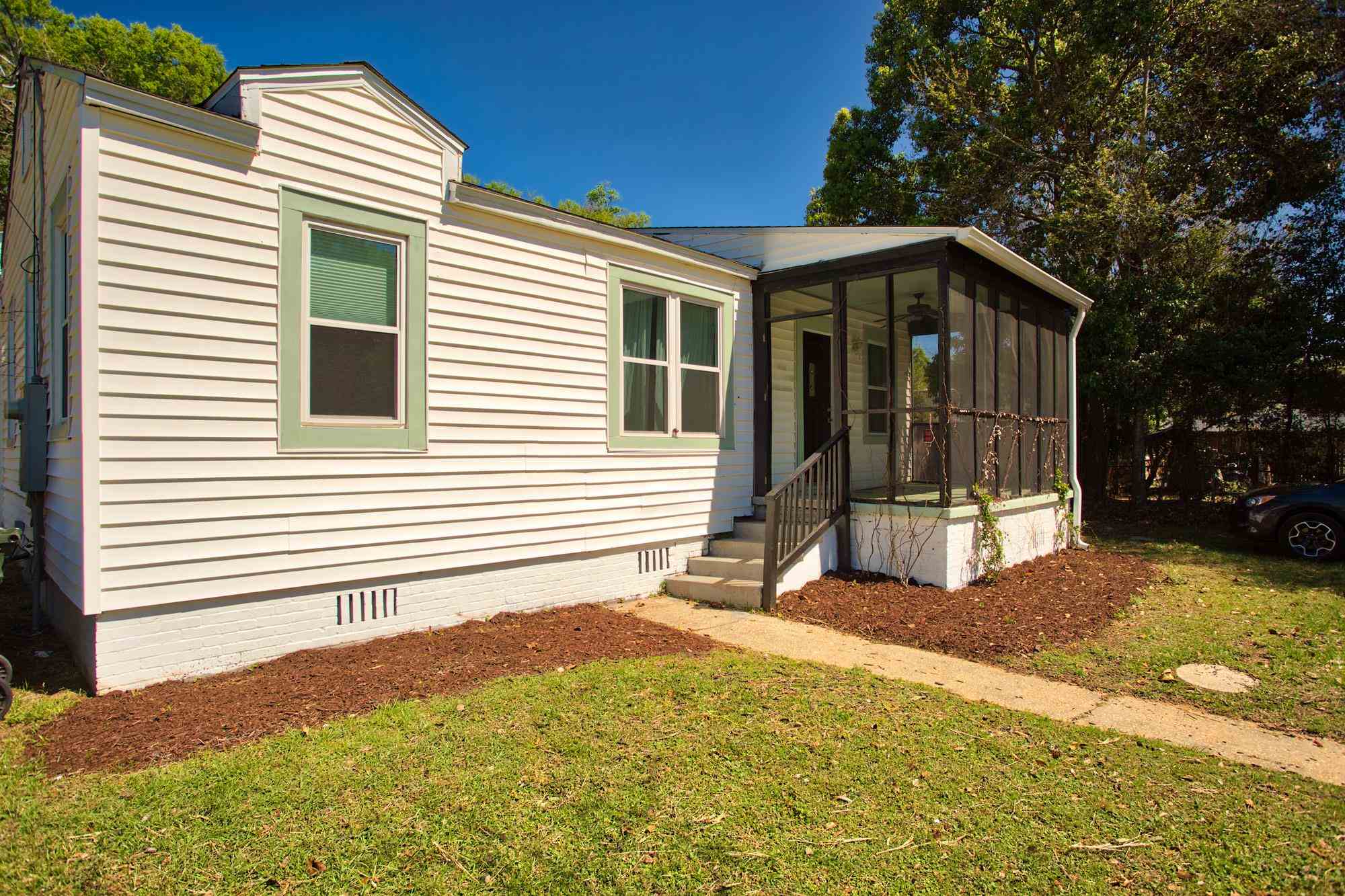 2 Meade Dr