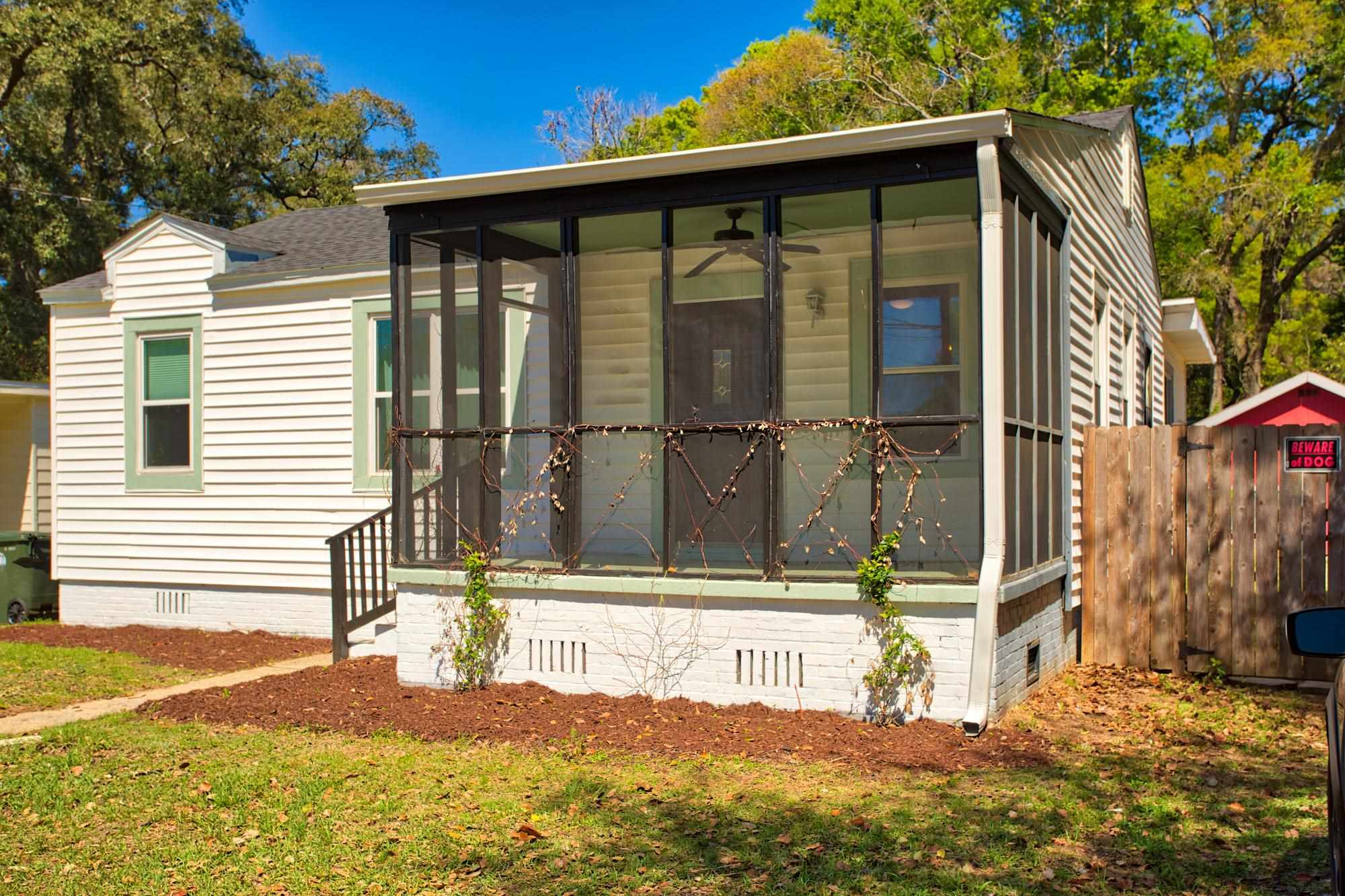 2 Meade Dr