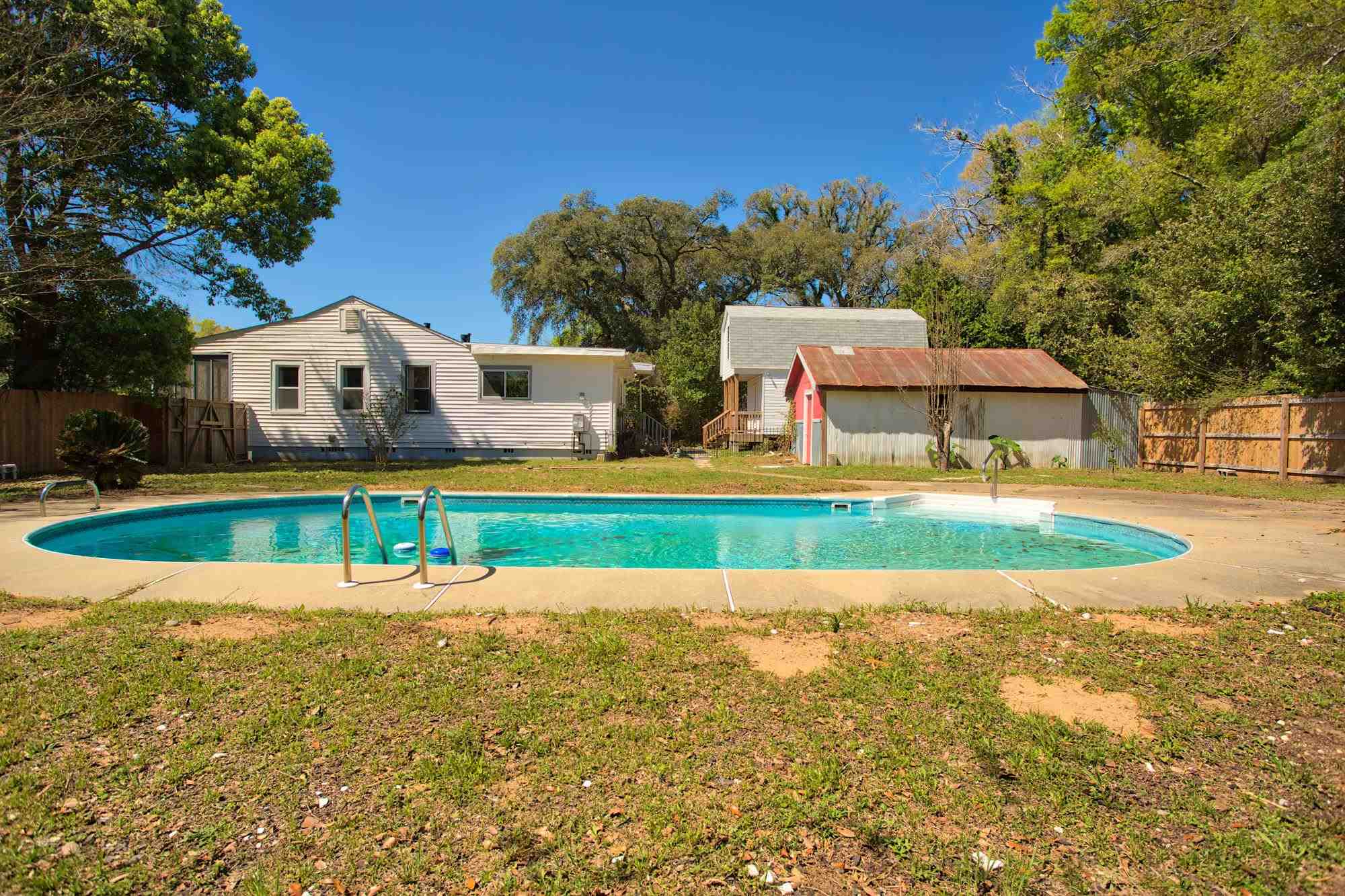 2 Meade Dr