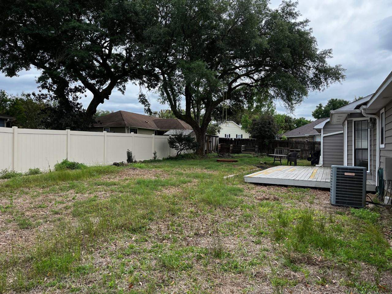 6858 Cedar Ridge Dr