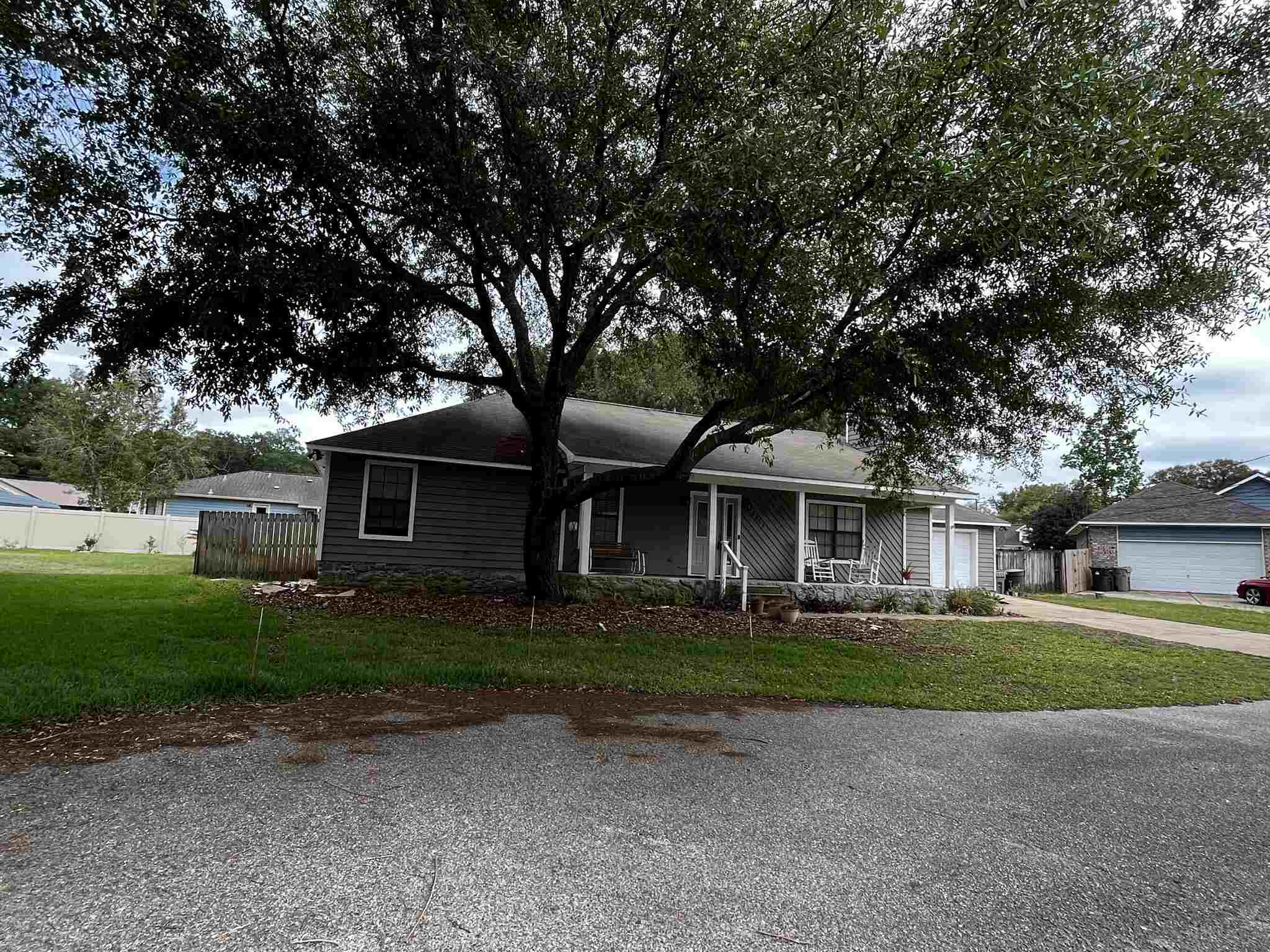 6858 Cedar Ridge Dr