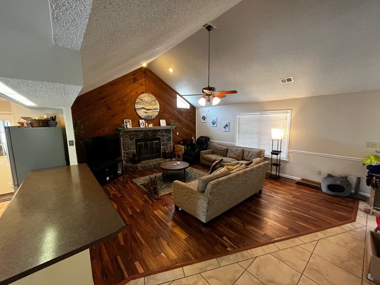6858 Cedar Ridge Dr
