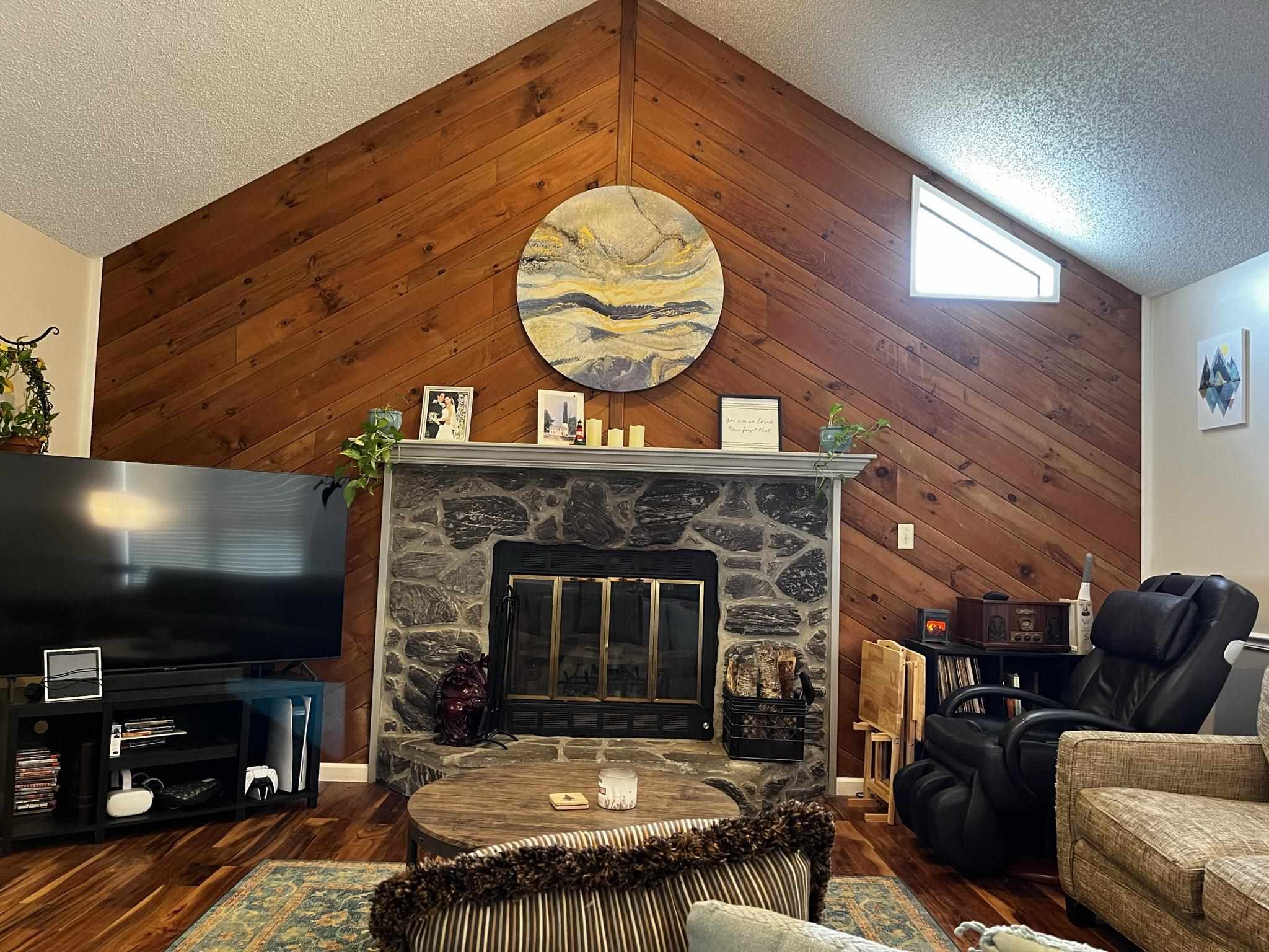 6858 Cedar Ridge Dr