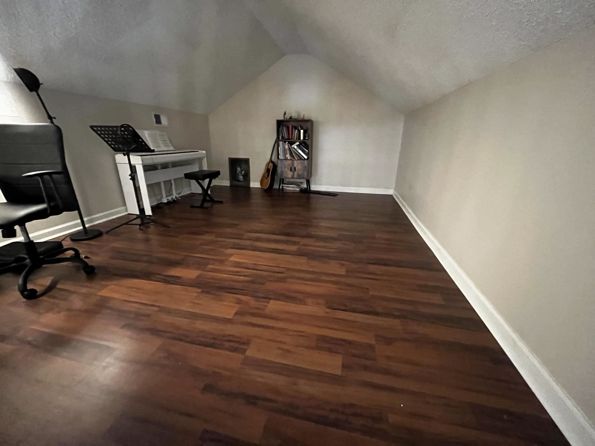 6858 Cedar Ridge Dr