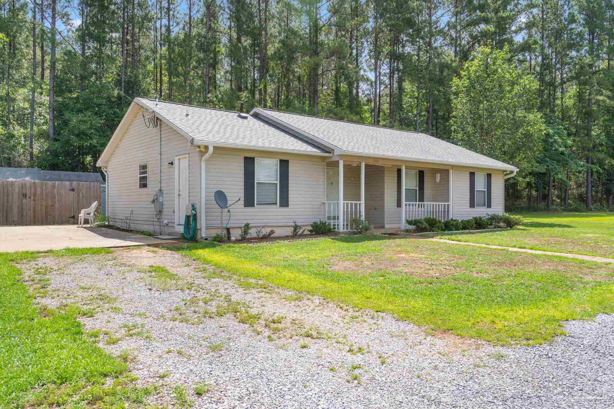 1728 Annie Penton Rd