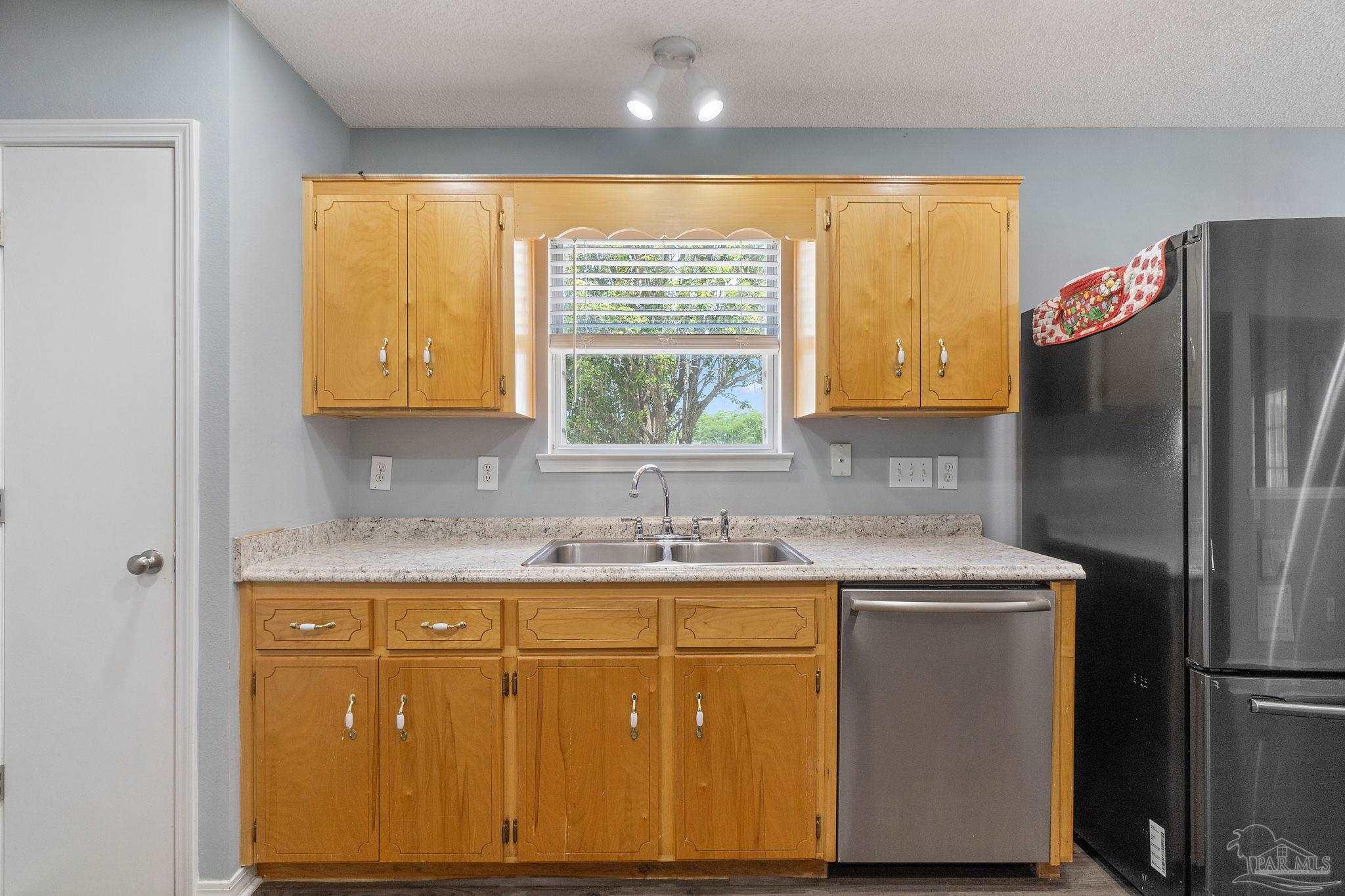 1728 Annie Penton Rd