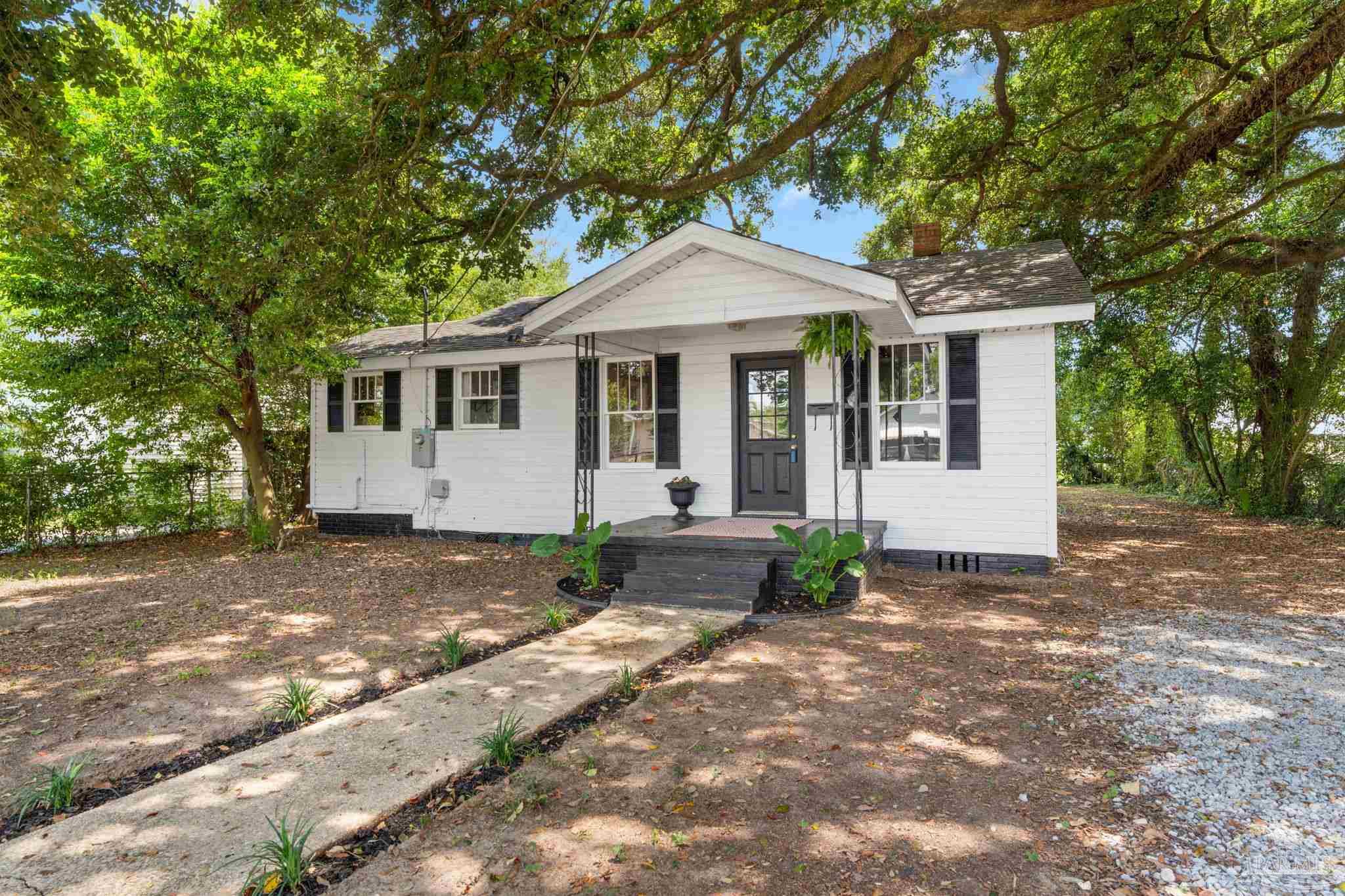 3433 W Brainerd St