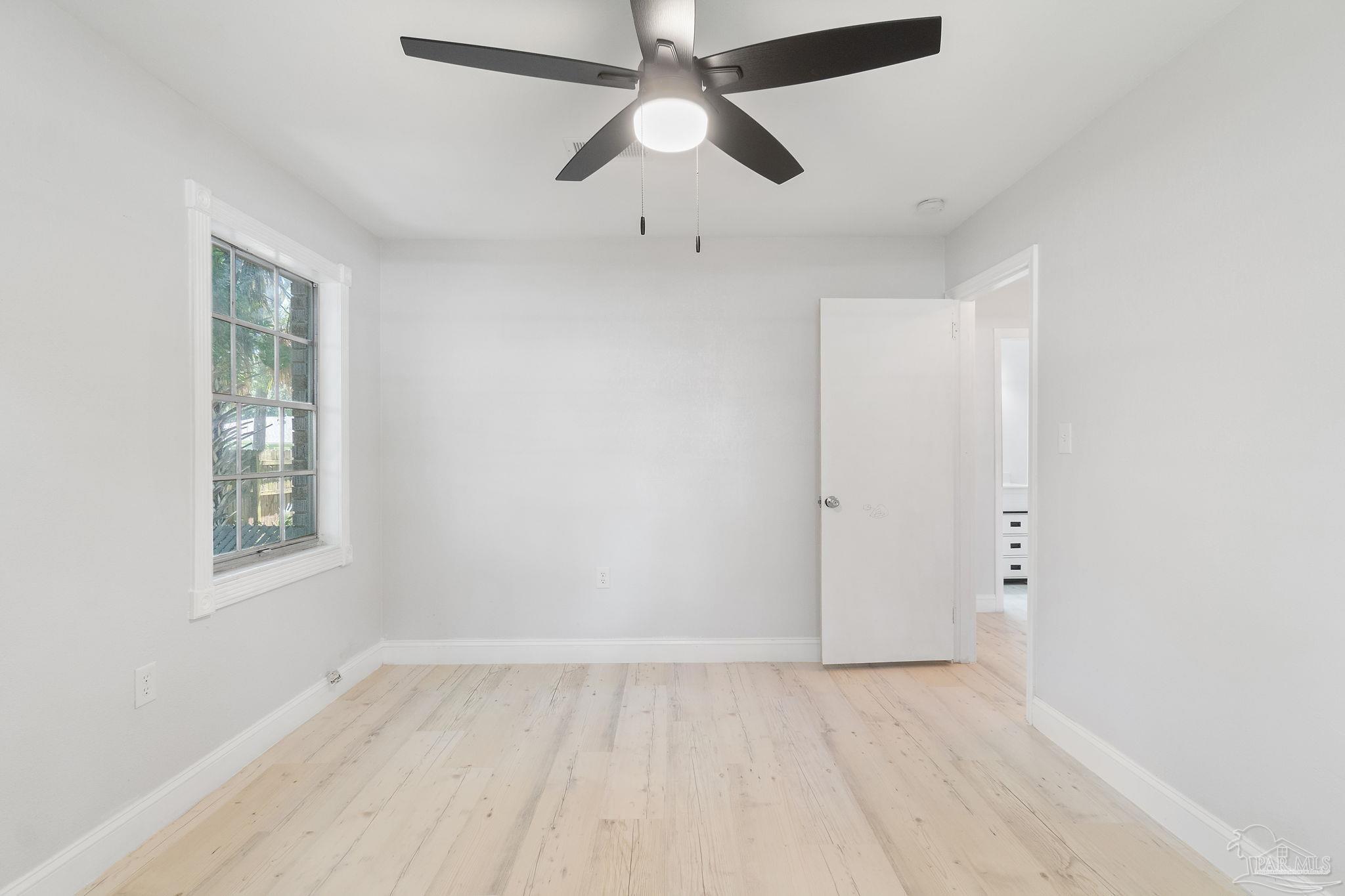 6 S 68th Ave