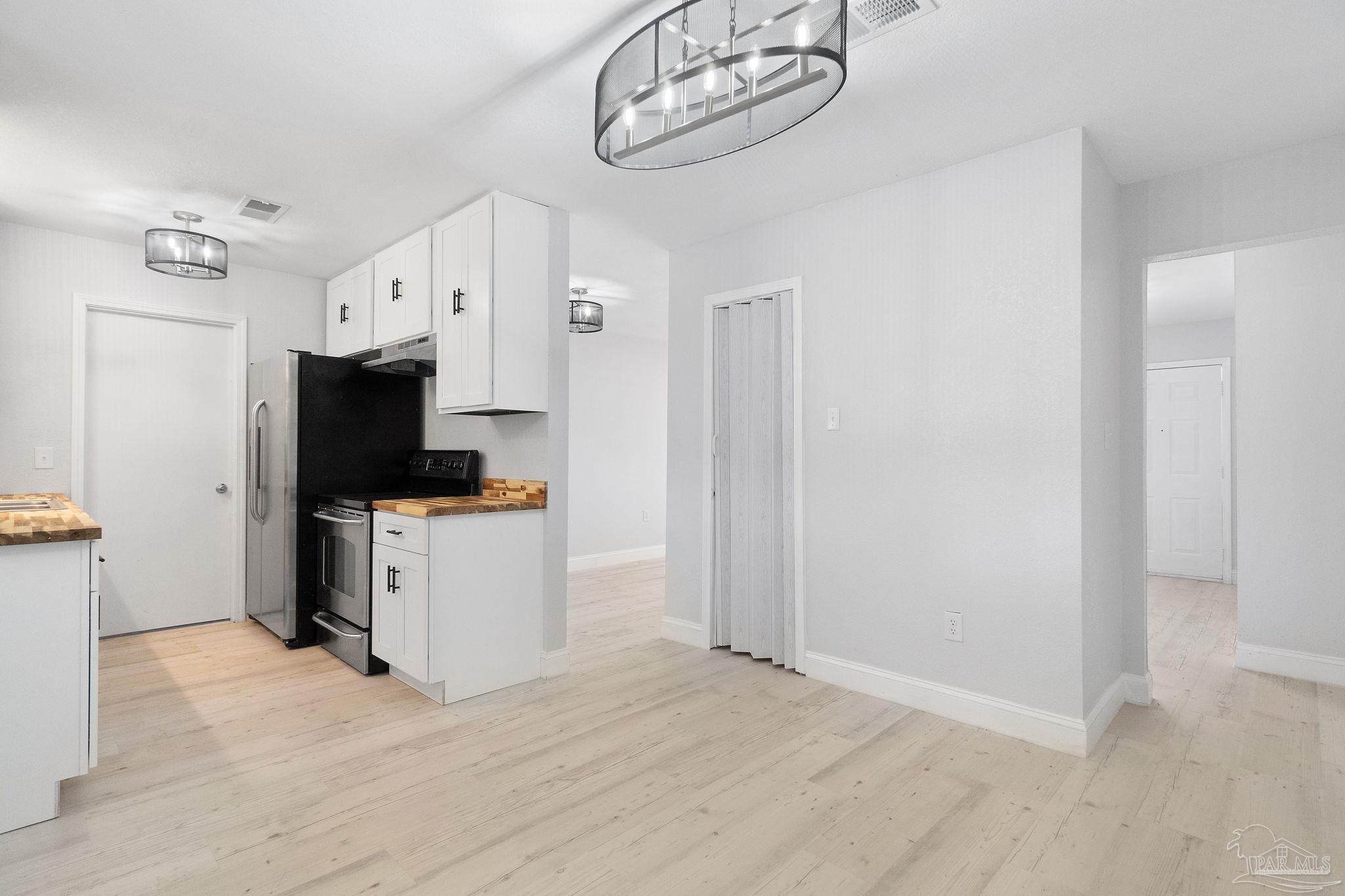 6 S 68th Ave