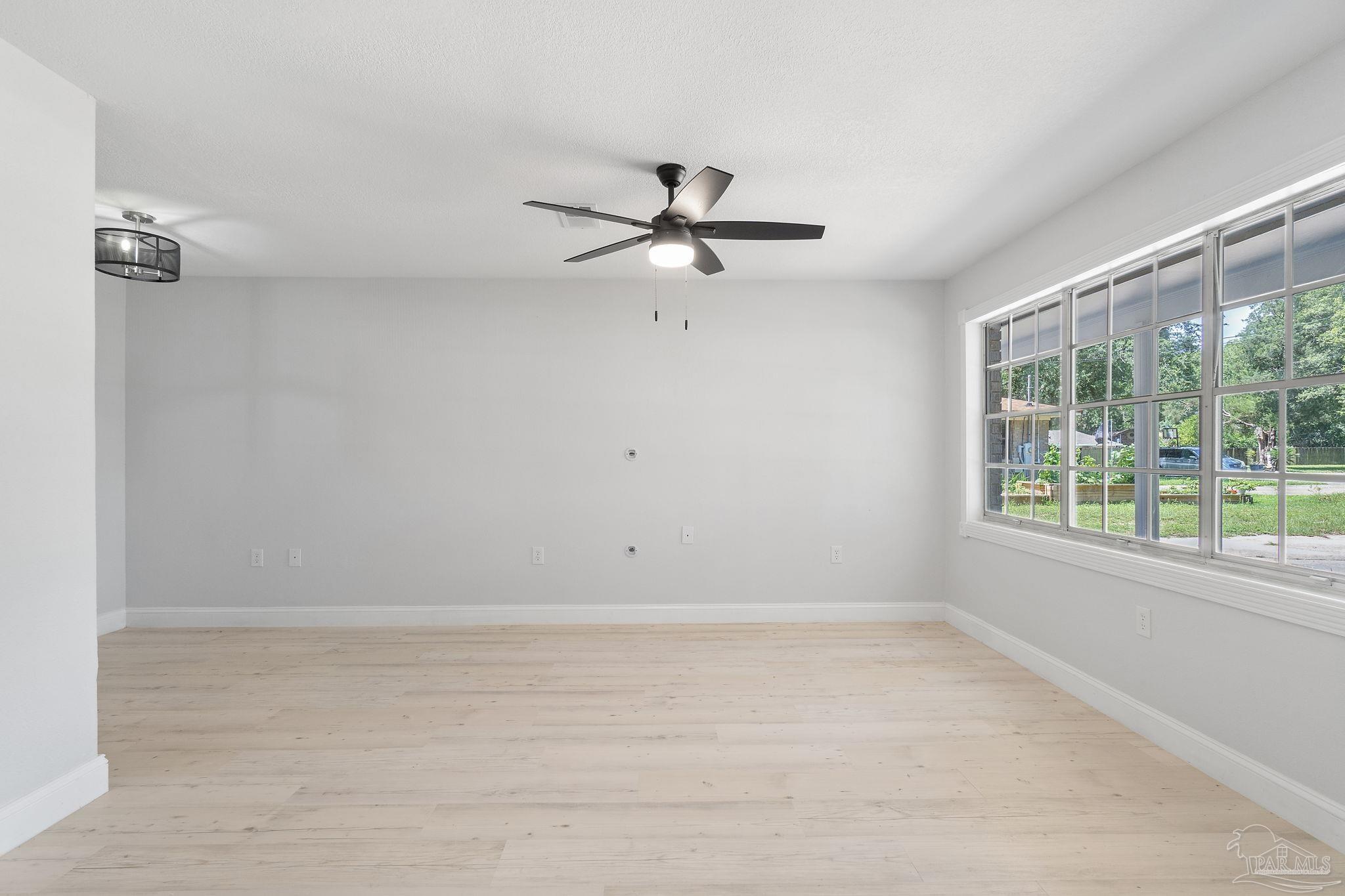 6 S 68th Ave