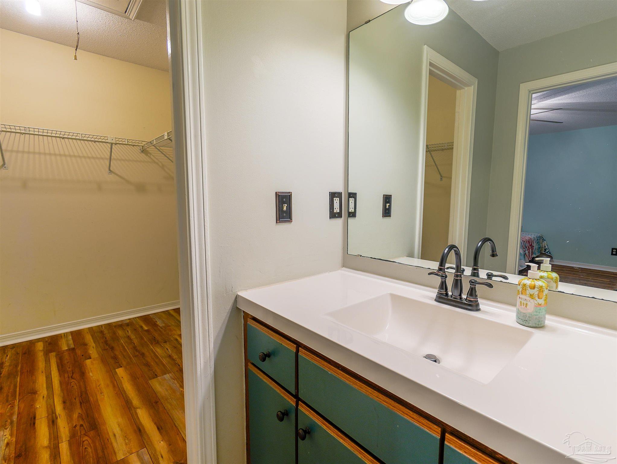 5299 Kennsington Pl